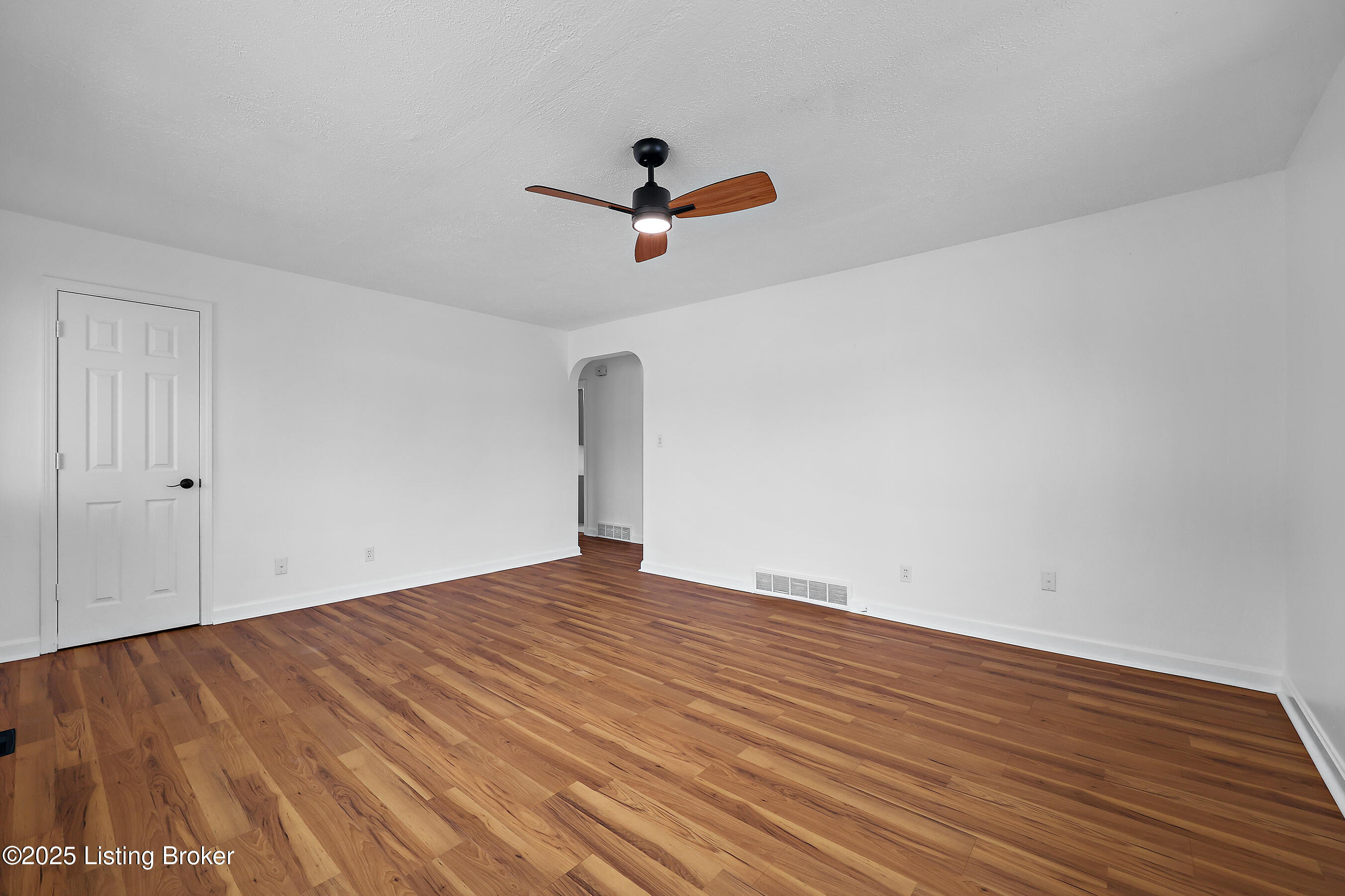 5504 Greenwood Rd