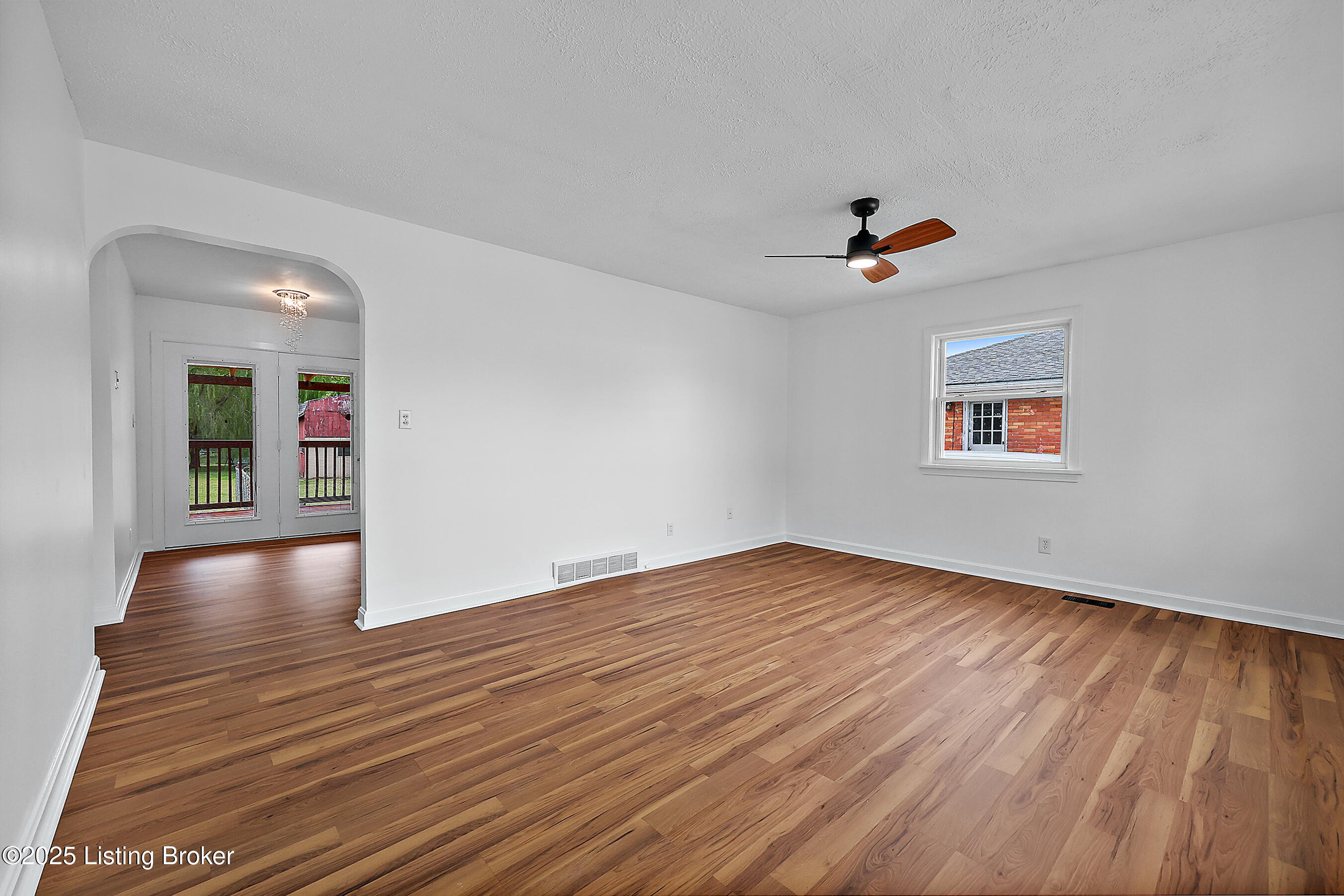 5504 Greenwood Rd