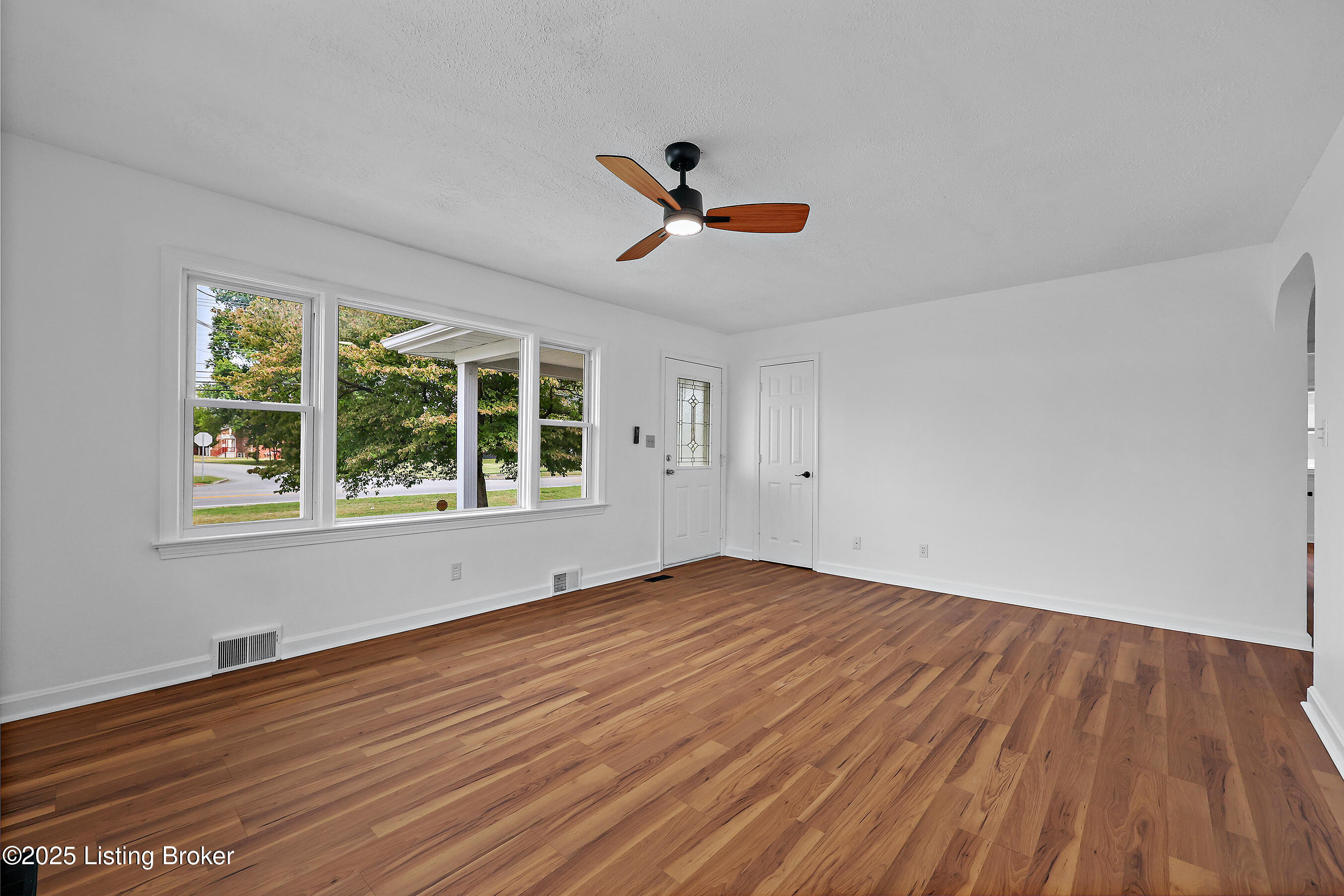 5504 Greenwood Rd