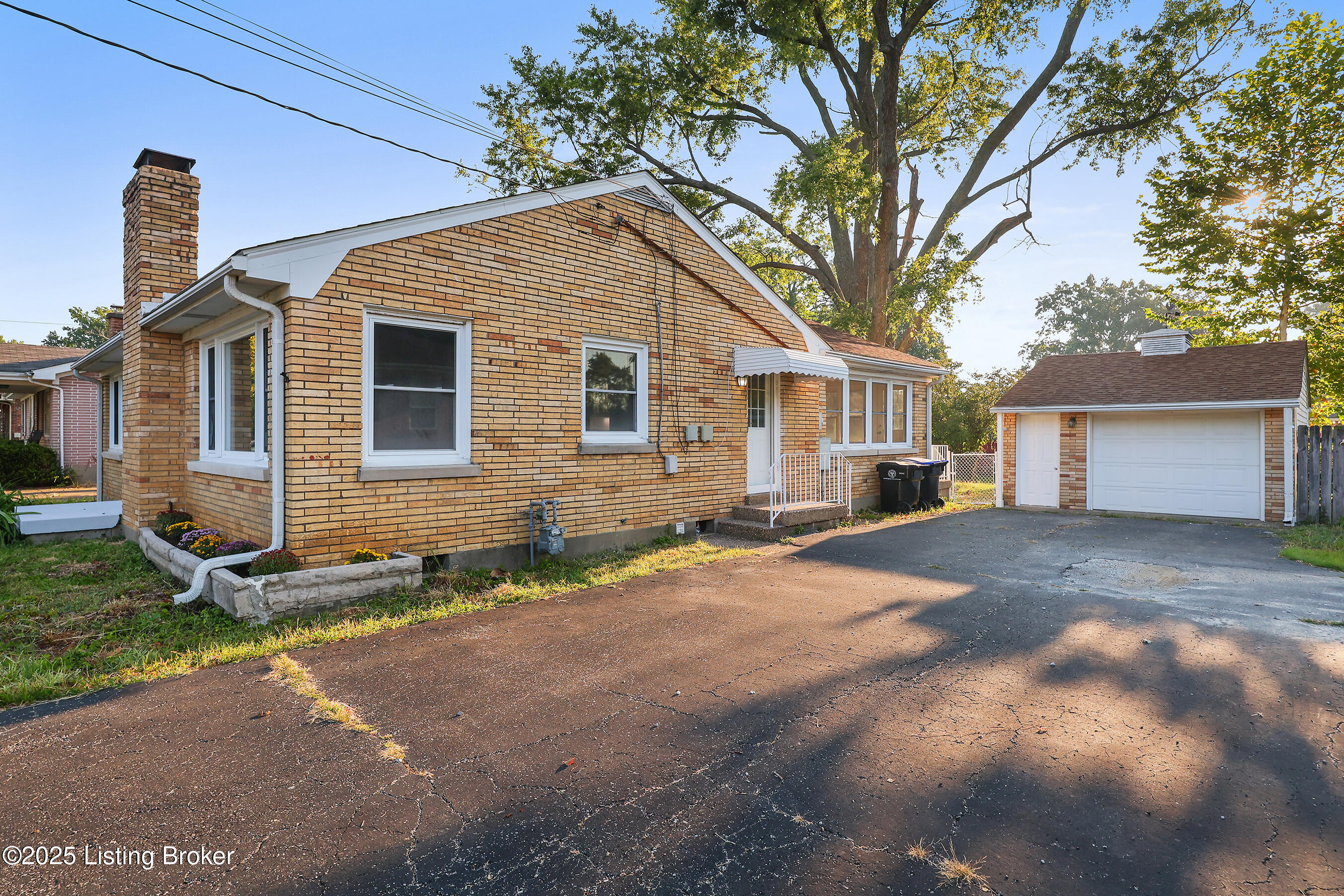 5427 Southview Dr