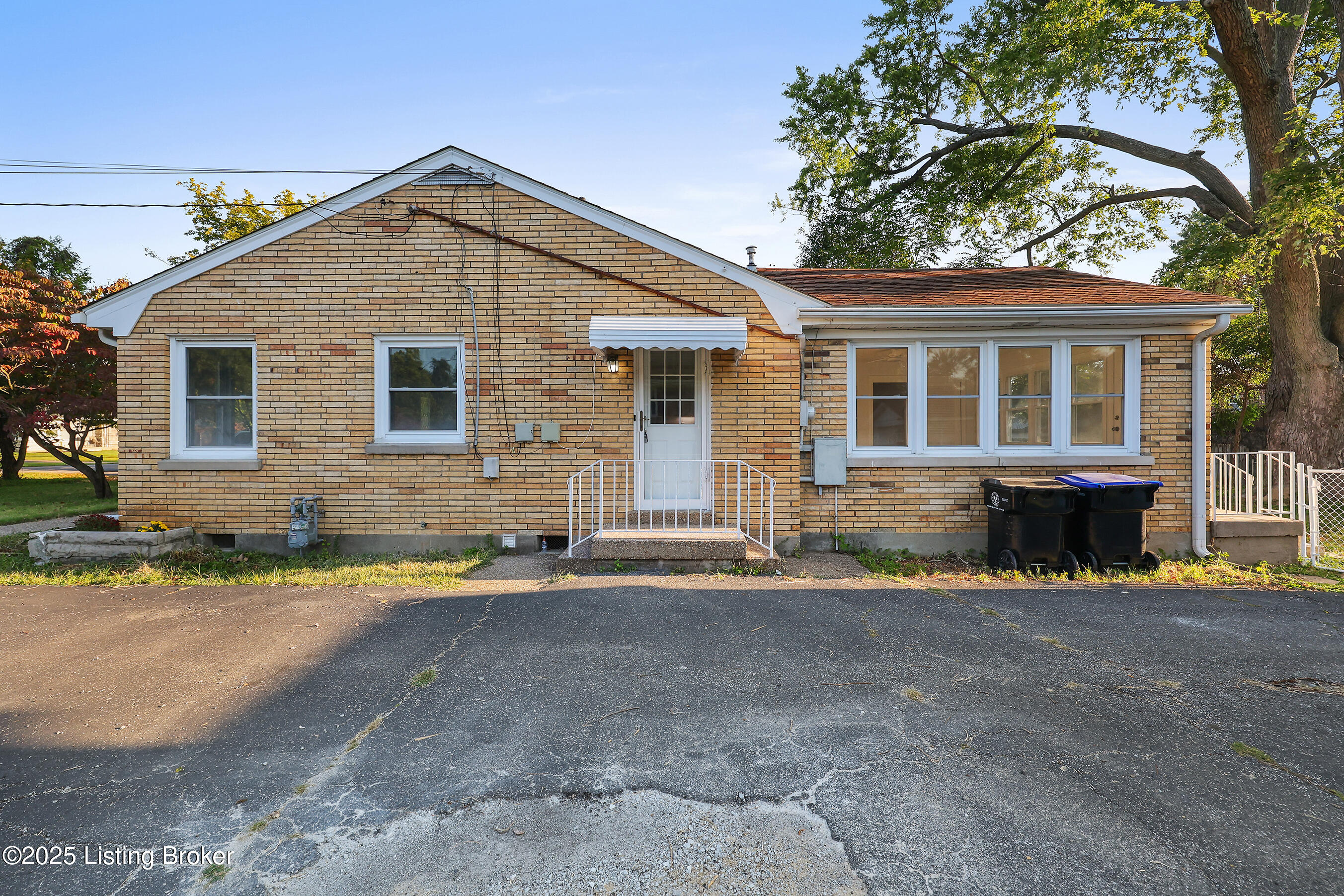 5427 Southview Dr