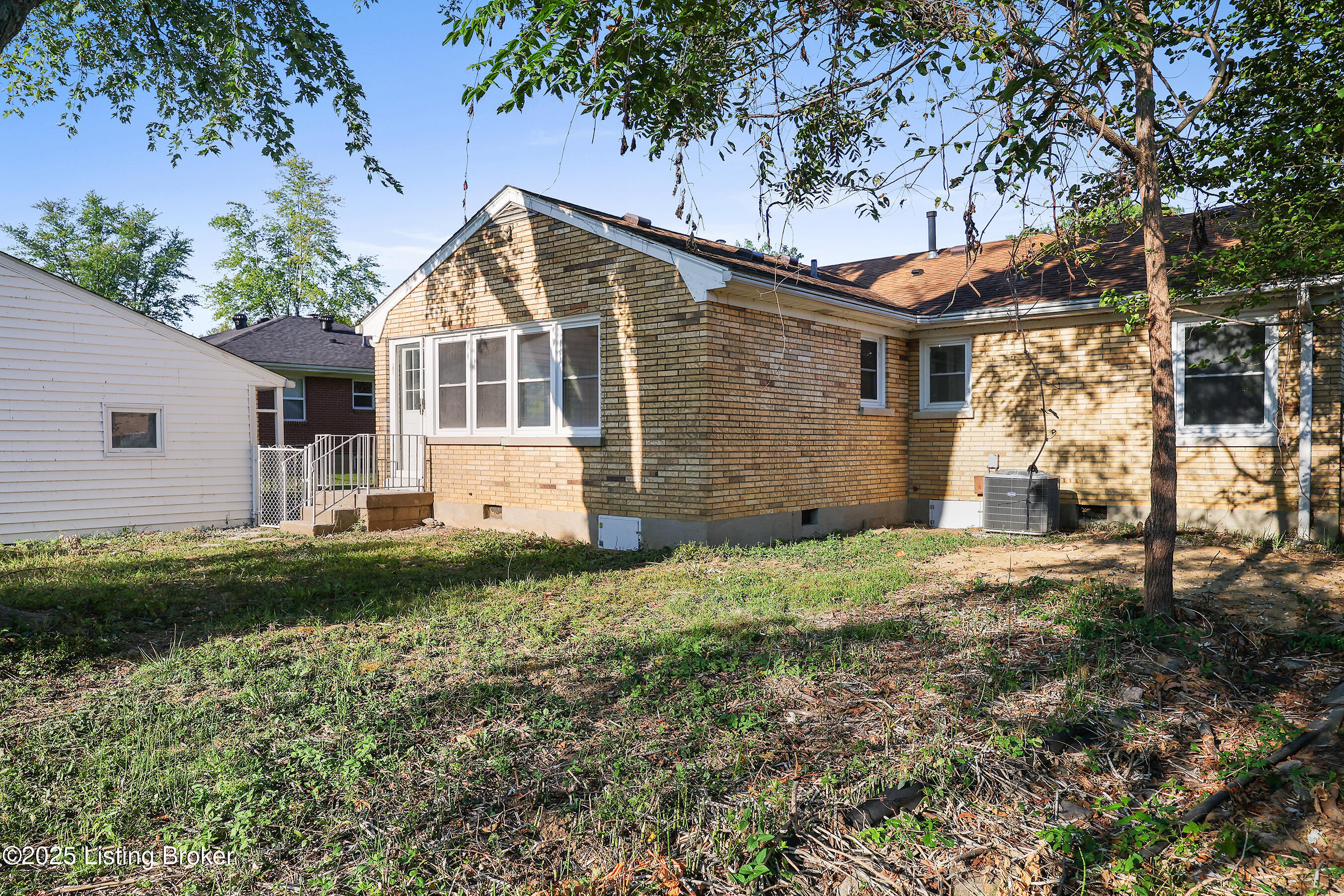 5427 Southview Dr