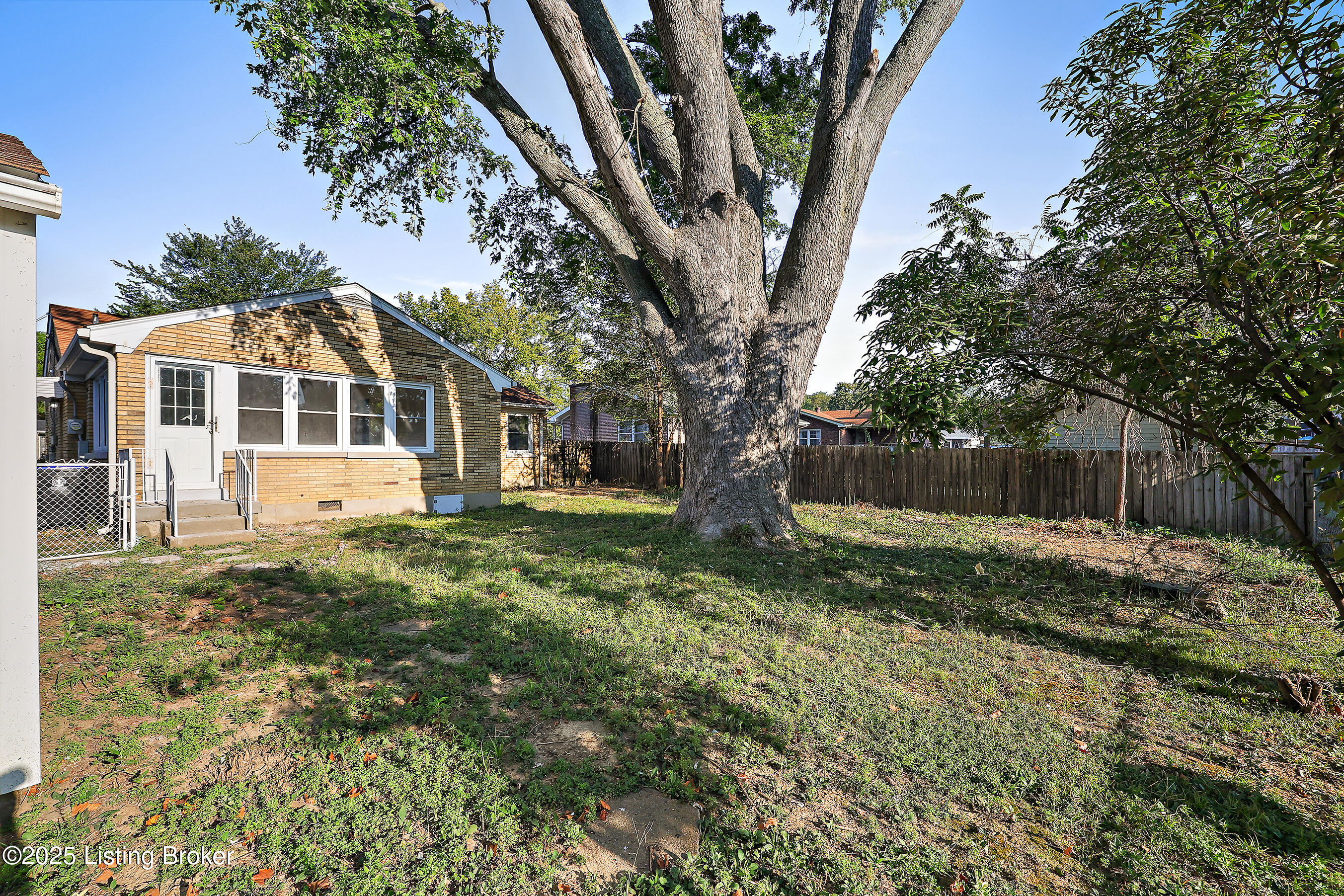 5427 Southview Dr