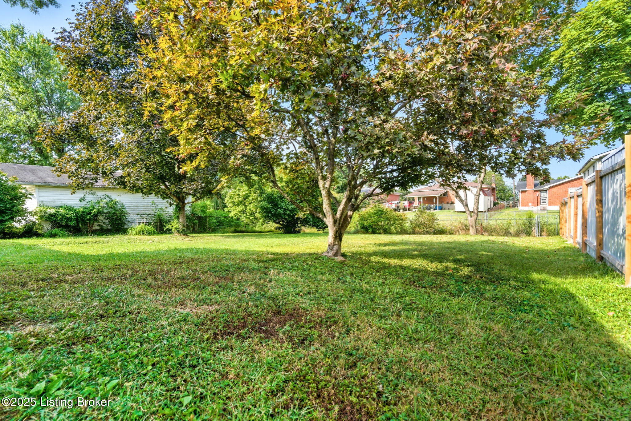 9908 Mccrea Ln, Louisville