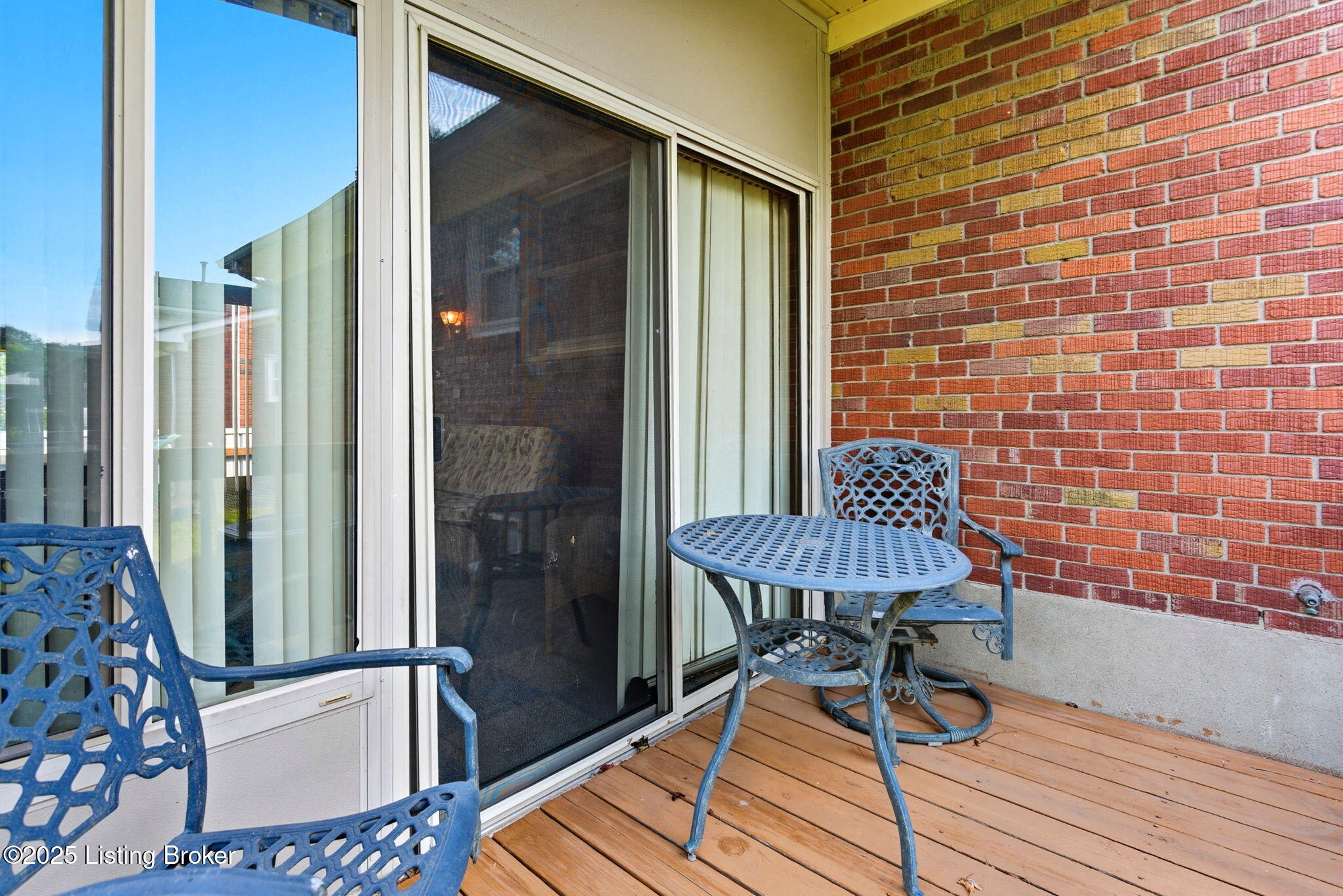 9908 Mccrea Ln, Louisville