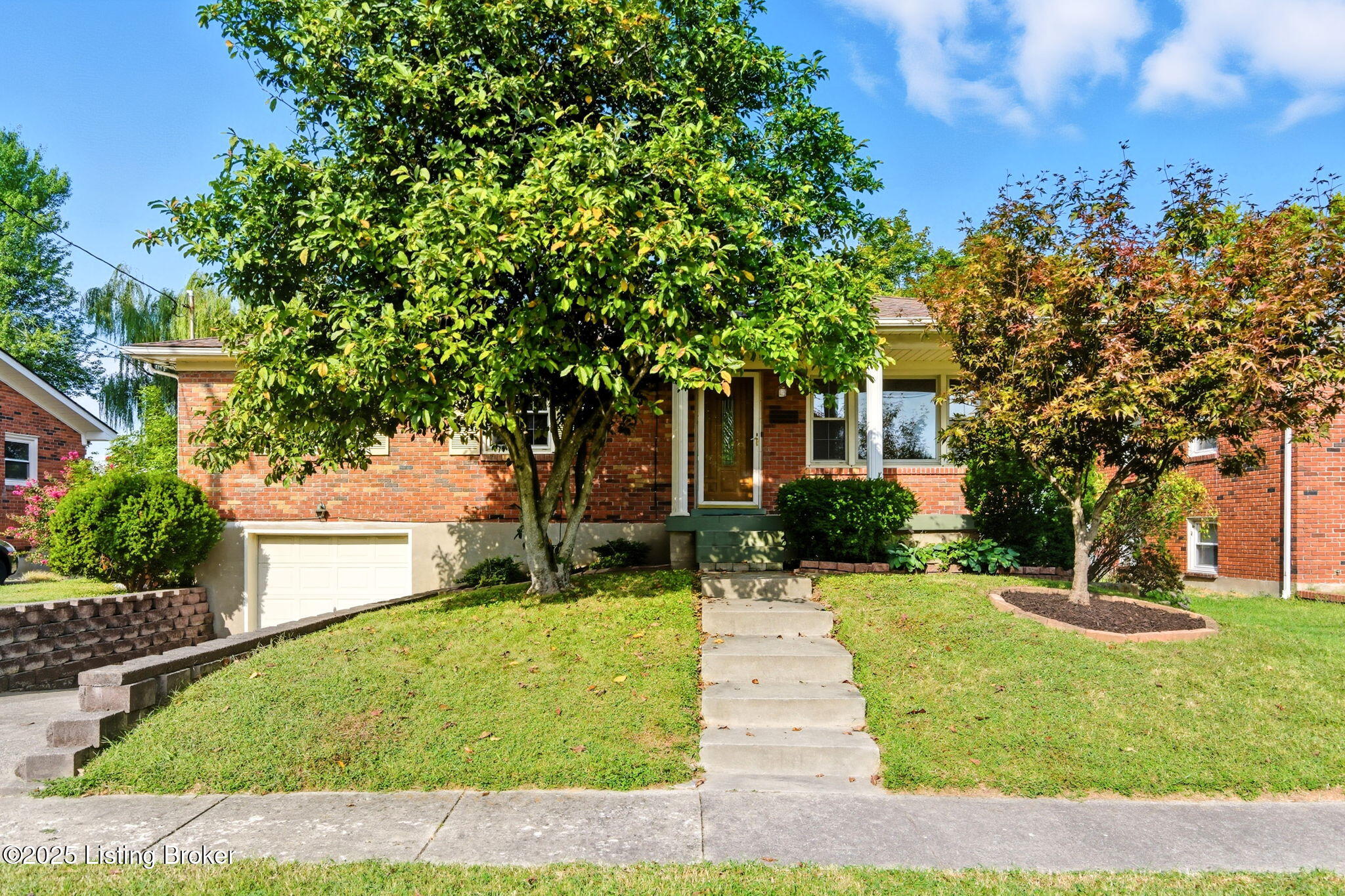 9908 Mccrea Ln, Louisville