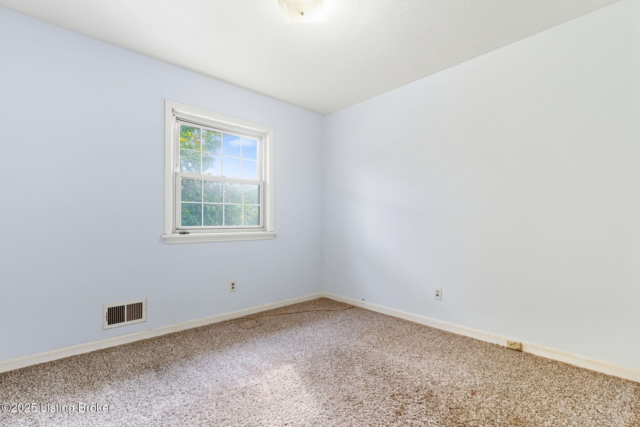 9908 Mccrea Ln, Louisville