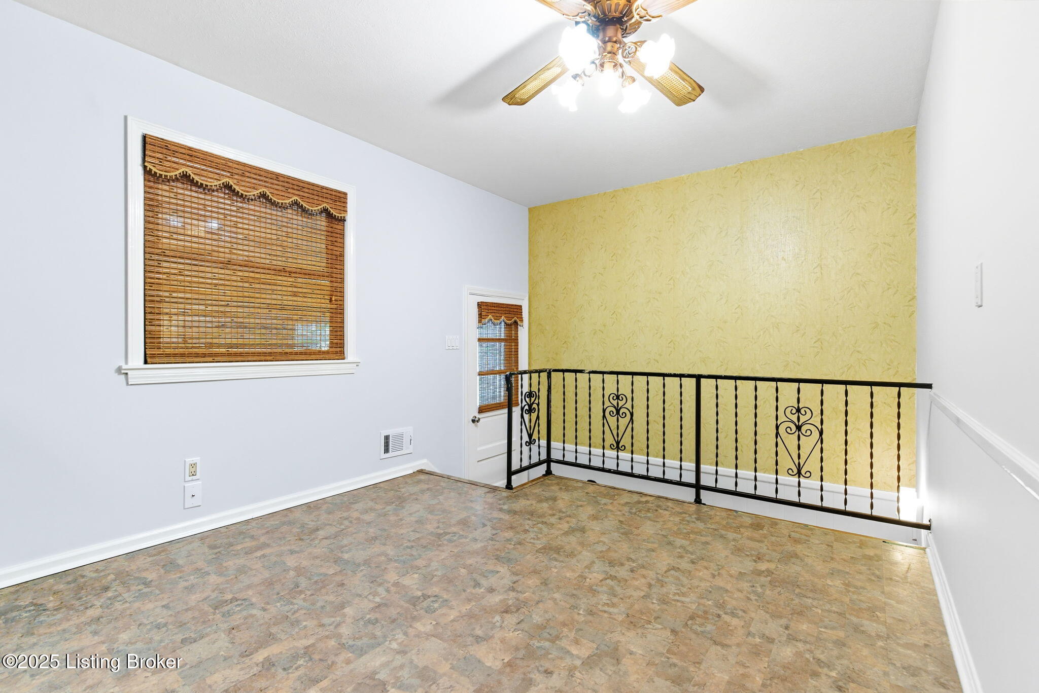 9908 Mccrea Ln, Louisville