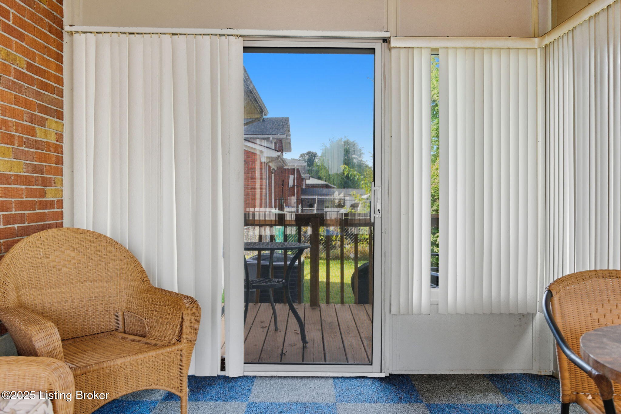 9908 Mccrea Ln, Louisville