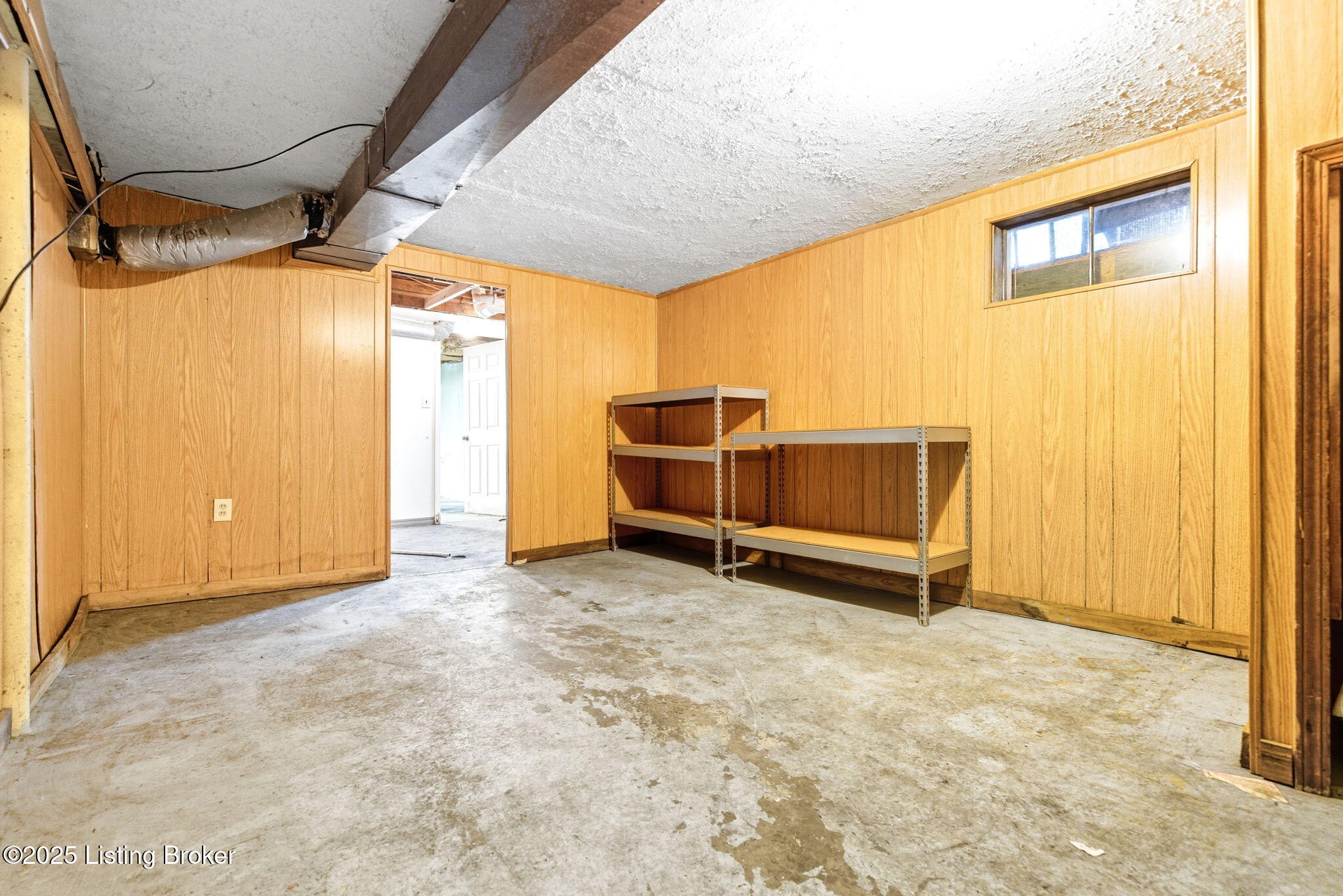 9908 Mccrea Ln, Louisville