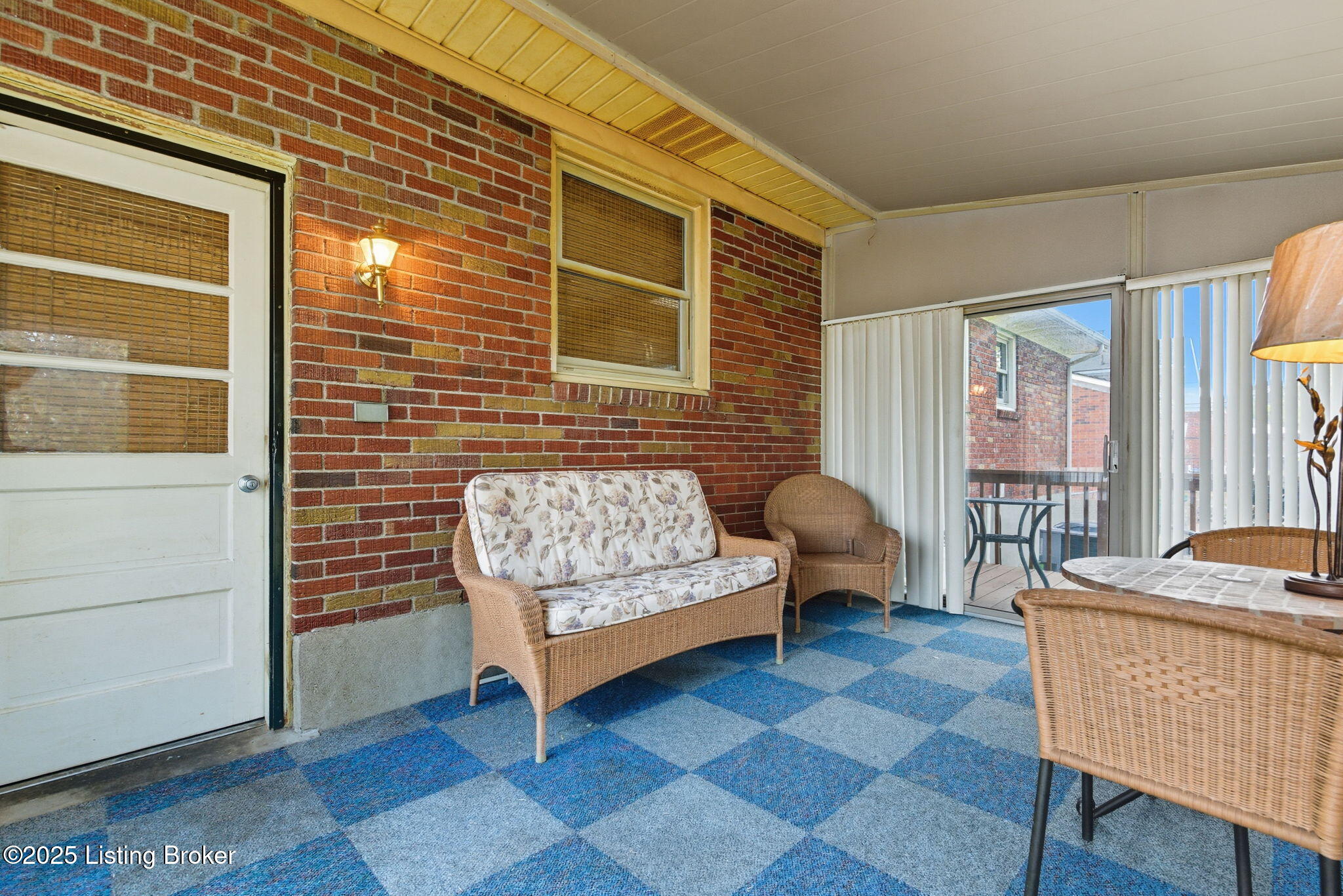 9908 Mccrea Ln, Louisville