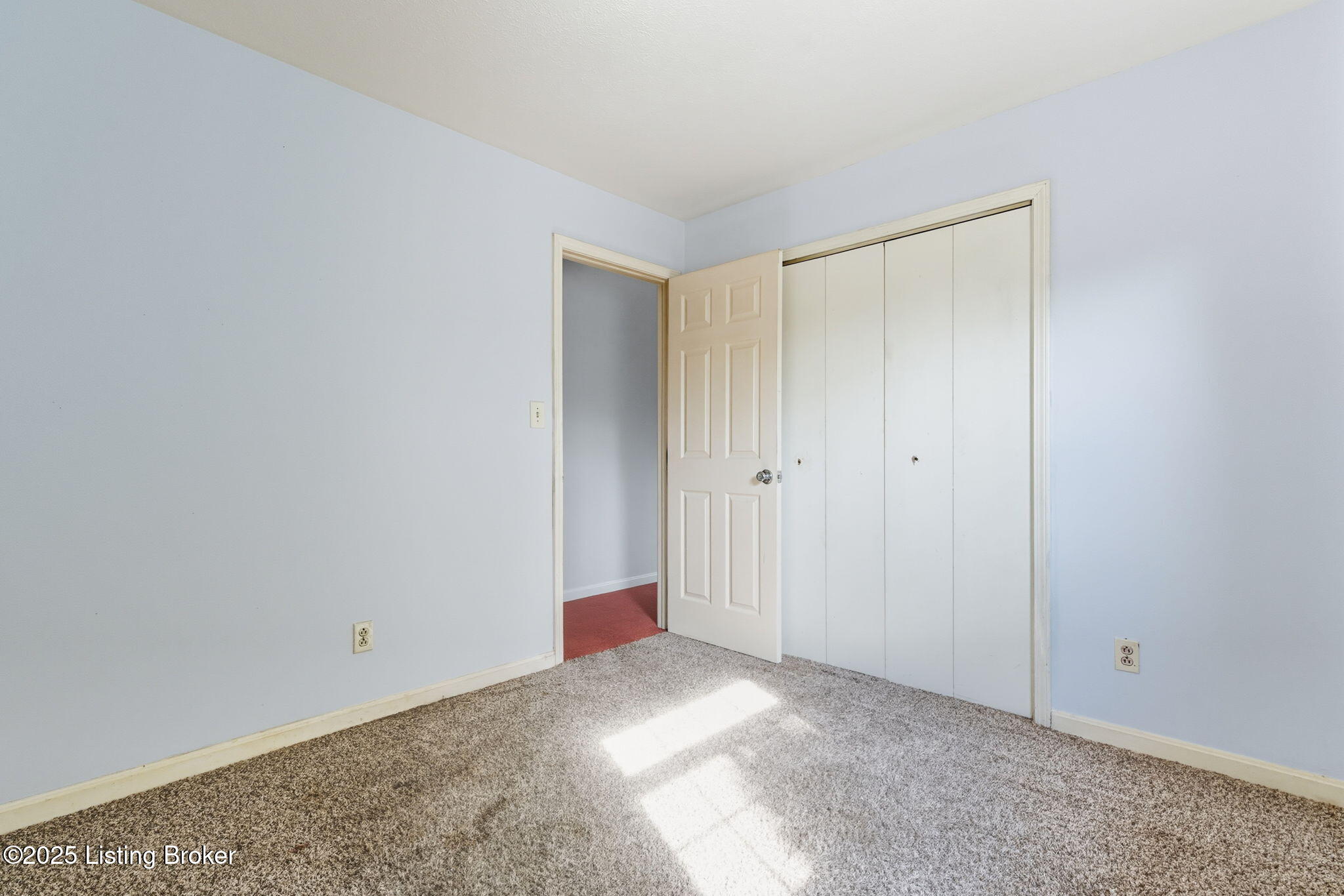 9908 Mccrea Ln, Louisville