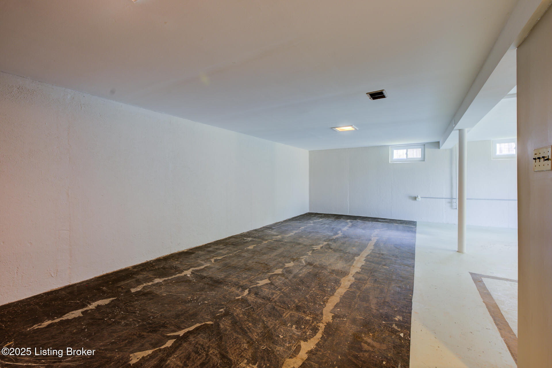 3132 Roselawn Blvd, Louisville