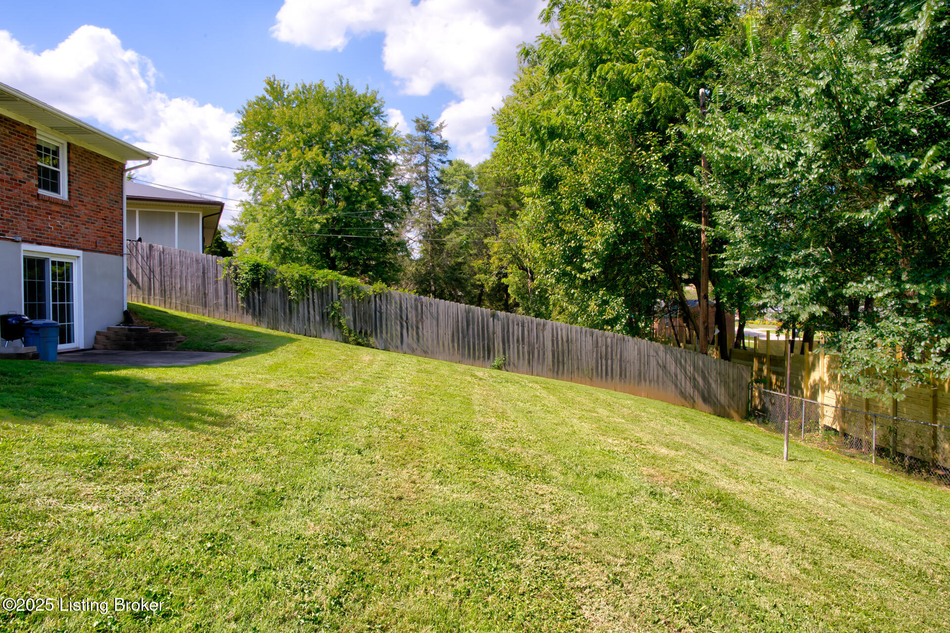 3132 Roselawn Blvd, Louisville