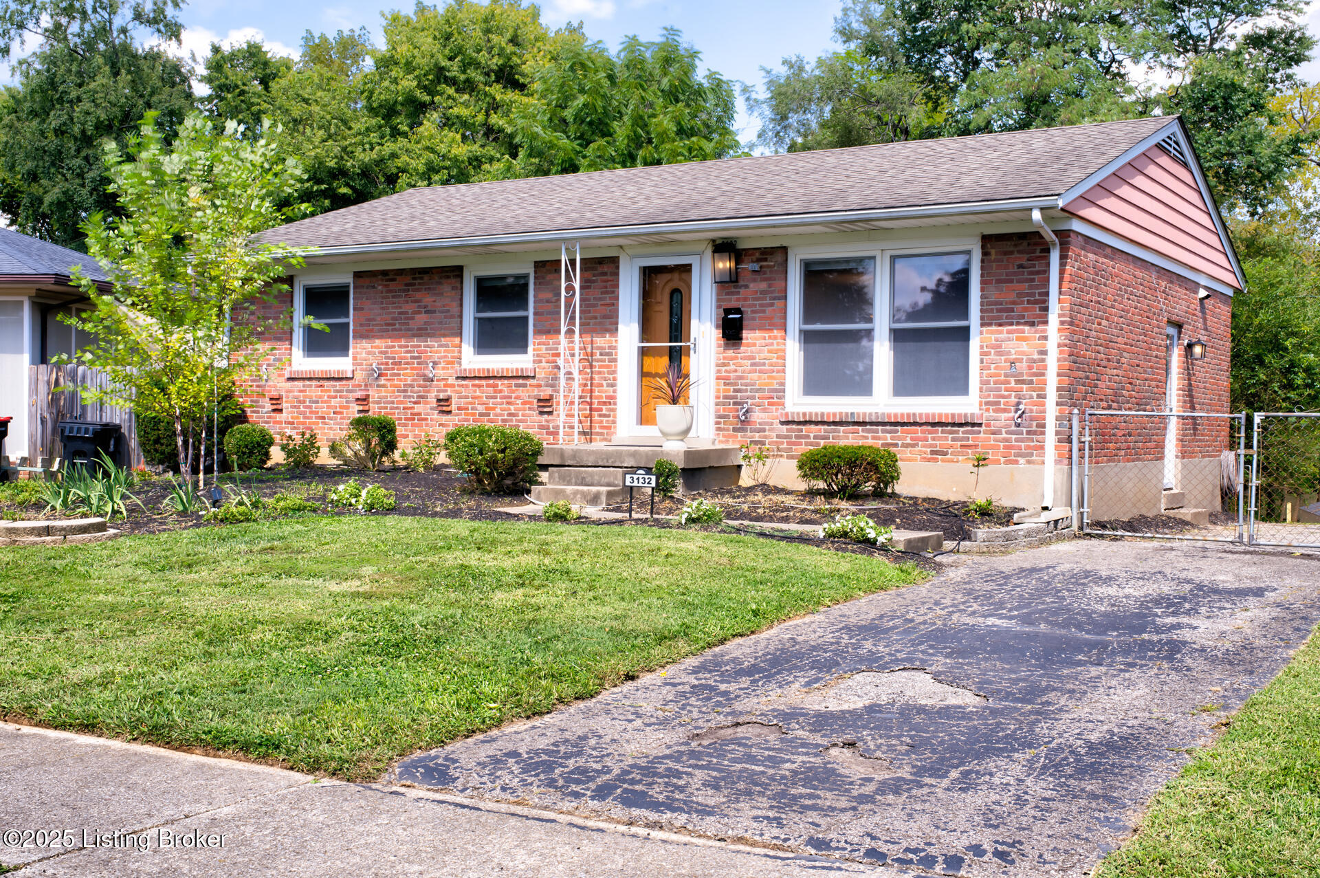 3132 Roselawn Blvd, Louisville