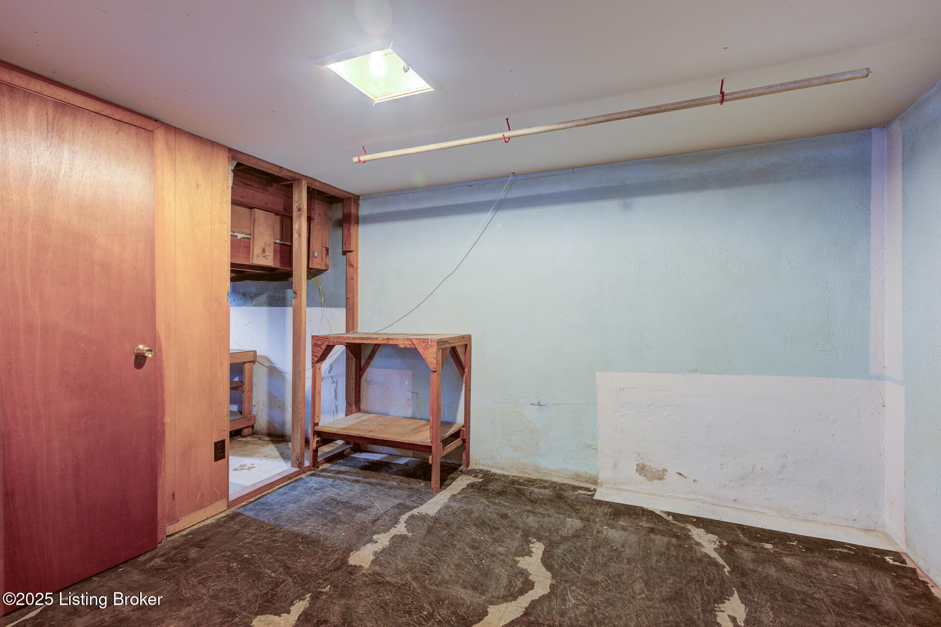 3132 Roselawn Blvd, Louisville