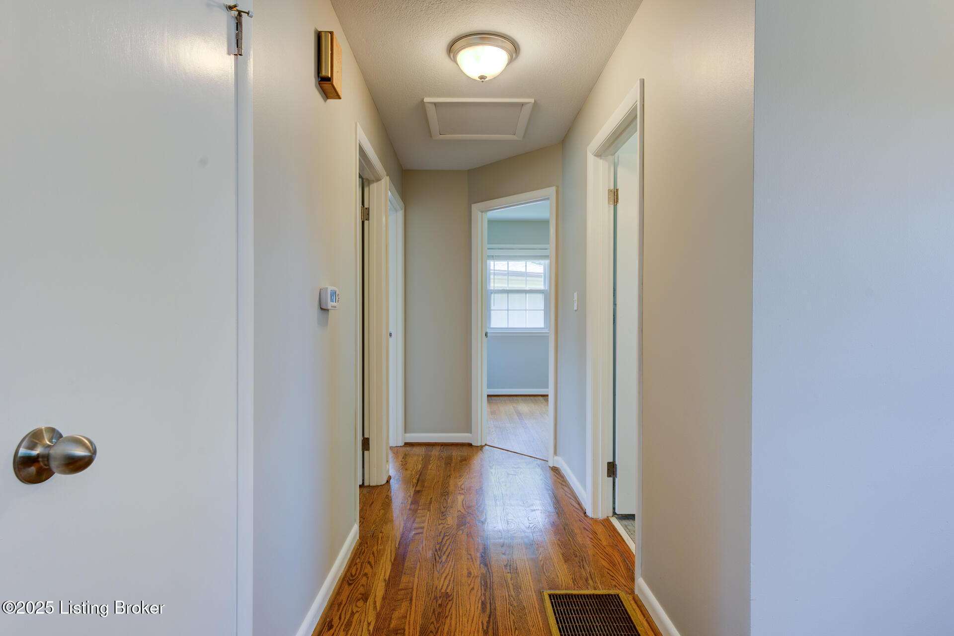 3132 Roselawn Blvd, Louisville