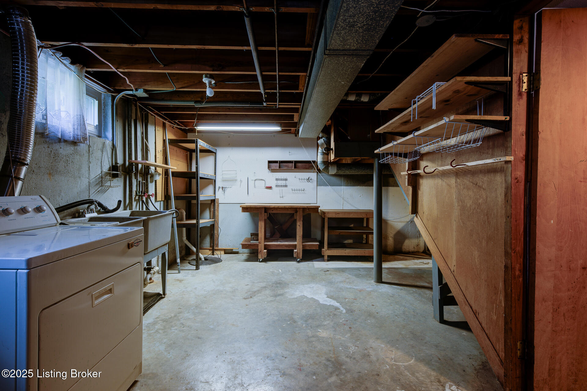 3132 Roselawn Blvd, Louisville