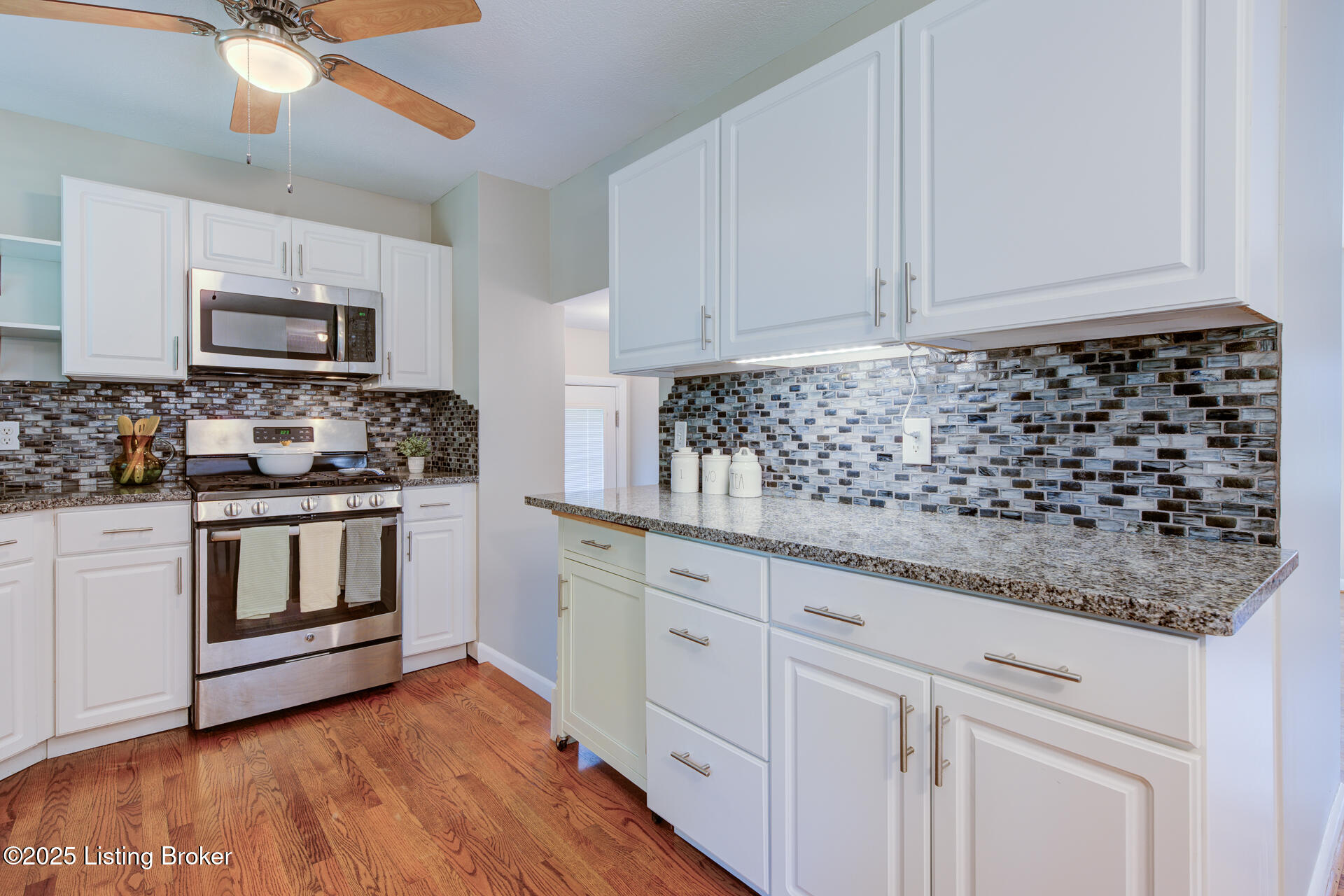 3132 Roselawn Blvd, Louisville