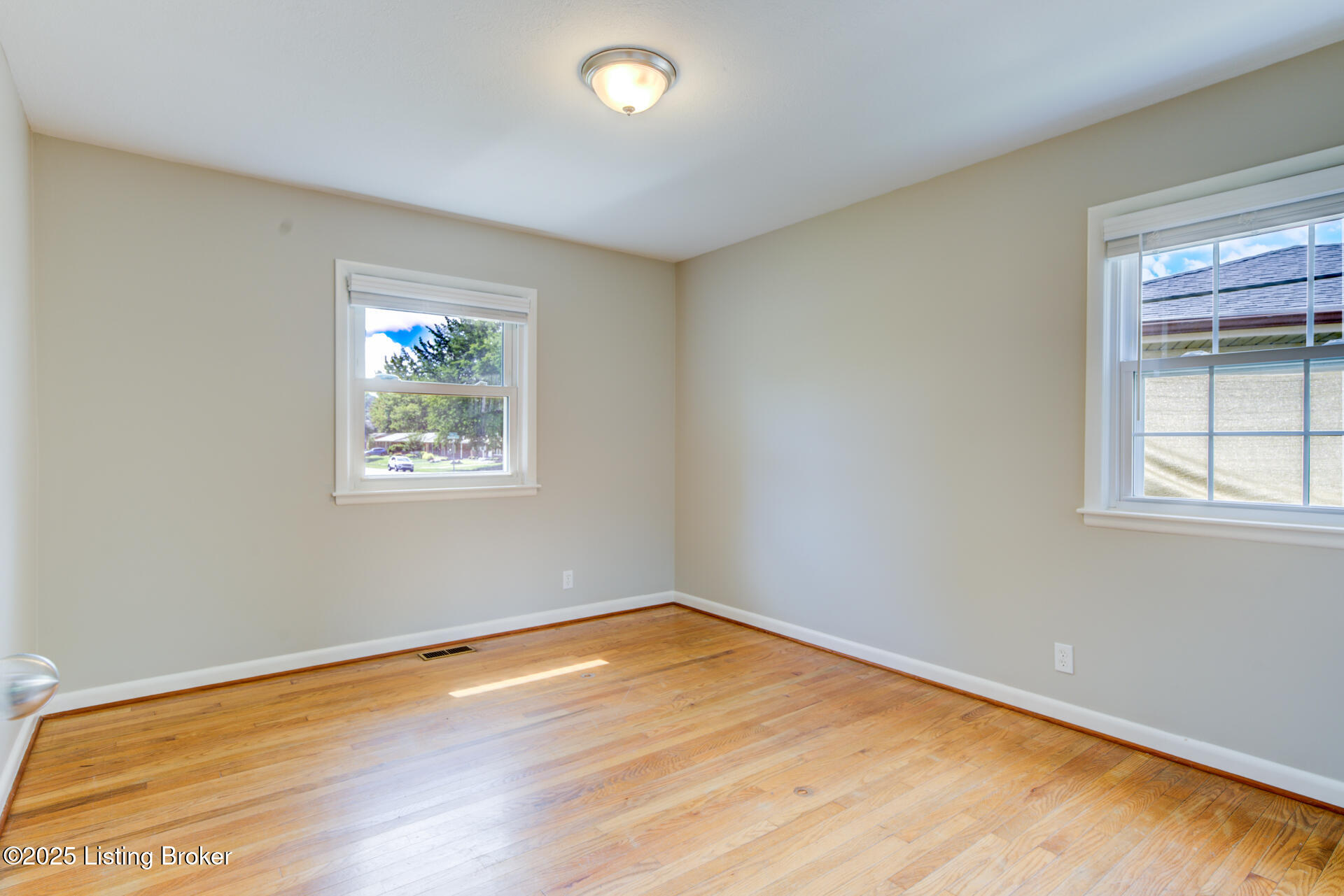 3132 Roselawn Blvd, Louisville