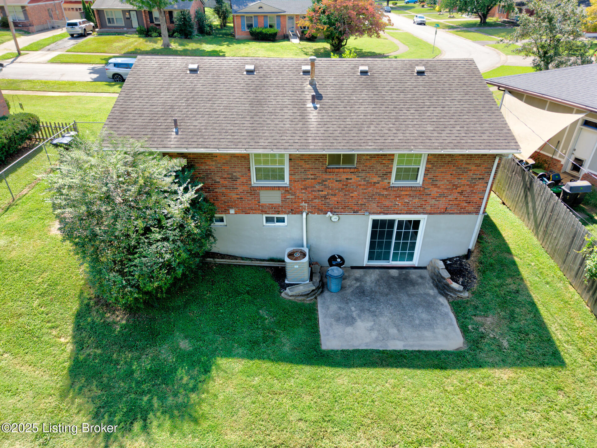 3132 Roselawn Blvd, Louisville