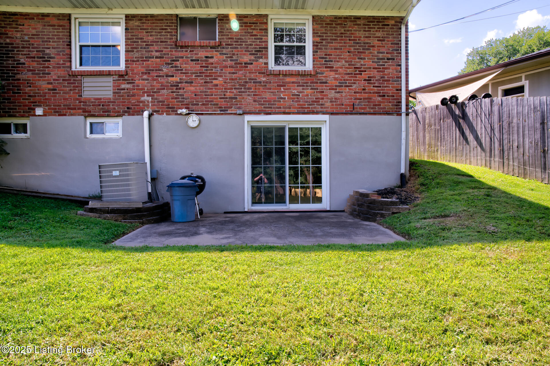 3132 Roselawn Blvd, Louisville