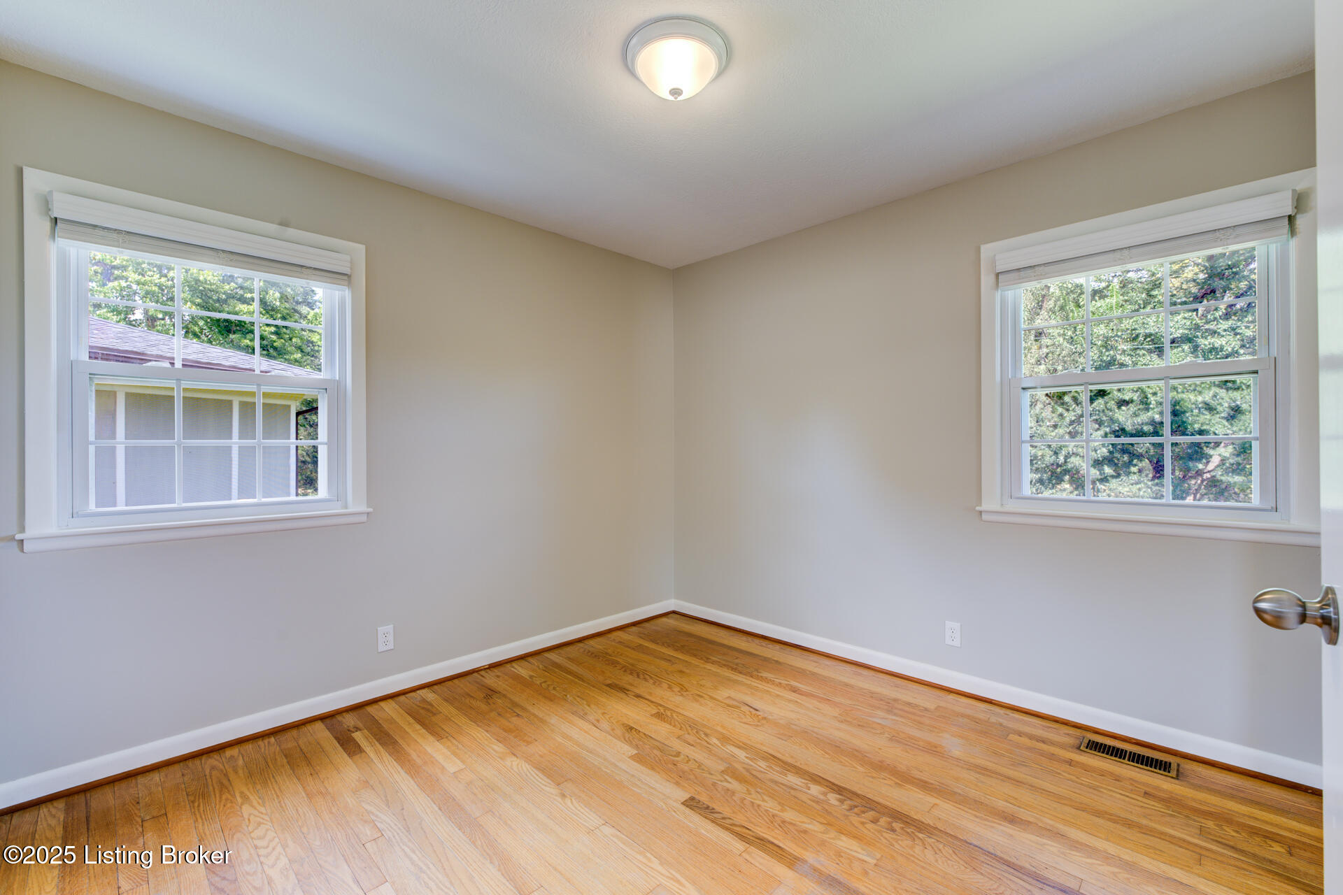 3132 Roselawn Blvd, Louisville