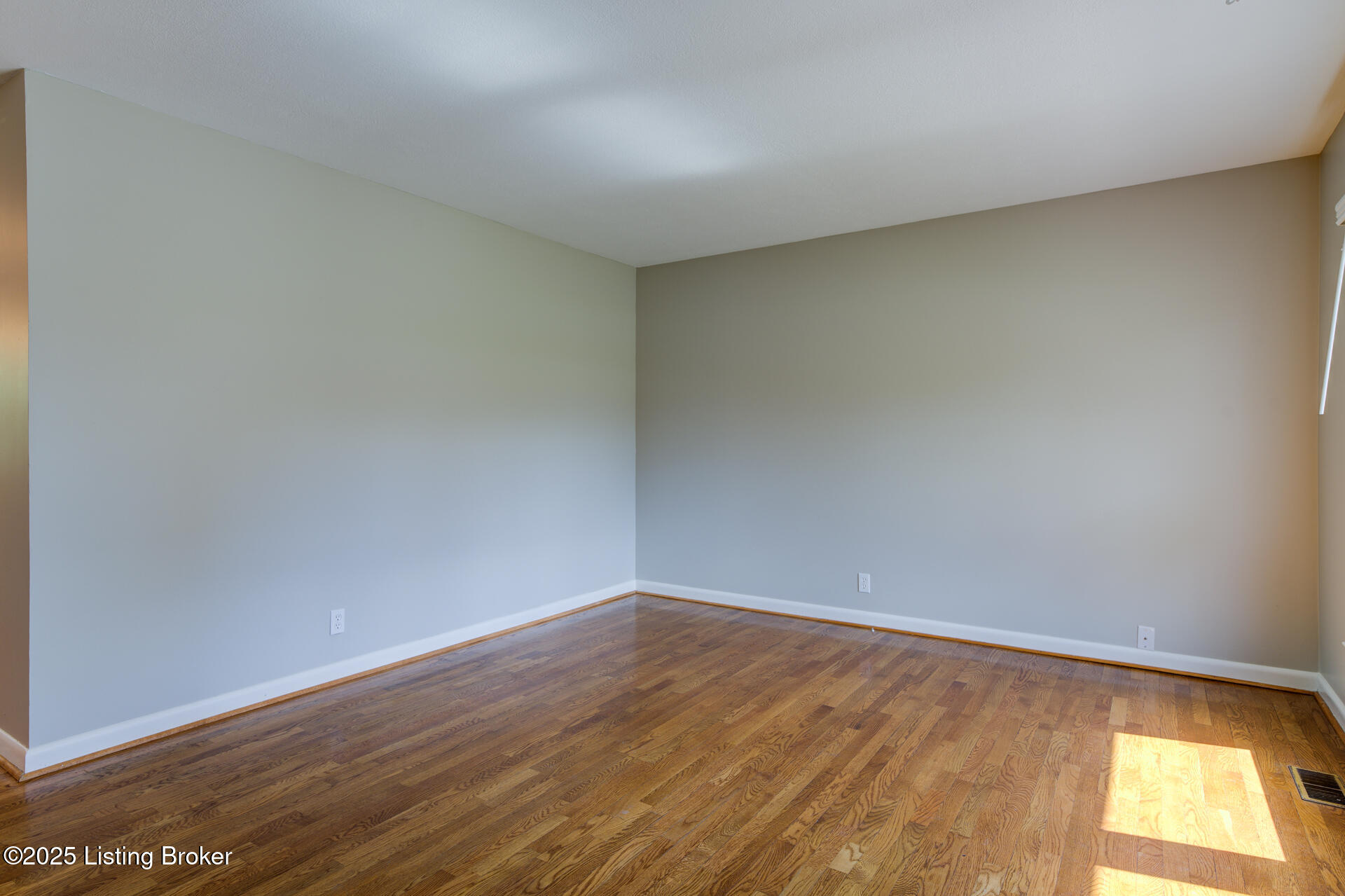 3132 Roselawn Blvd, Louisville