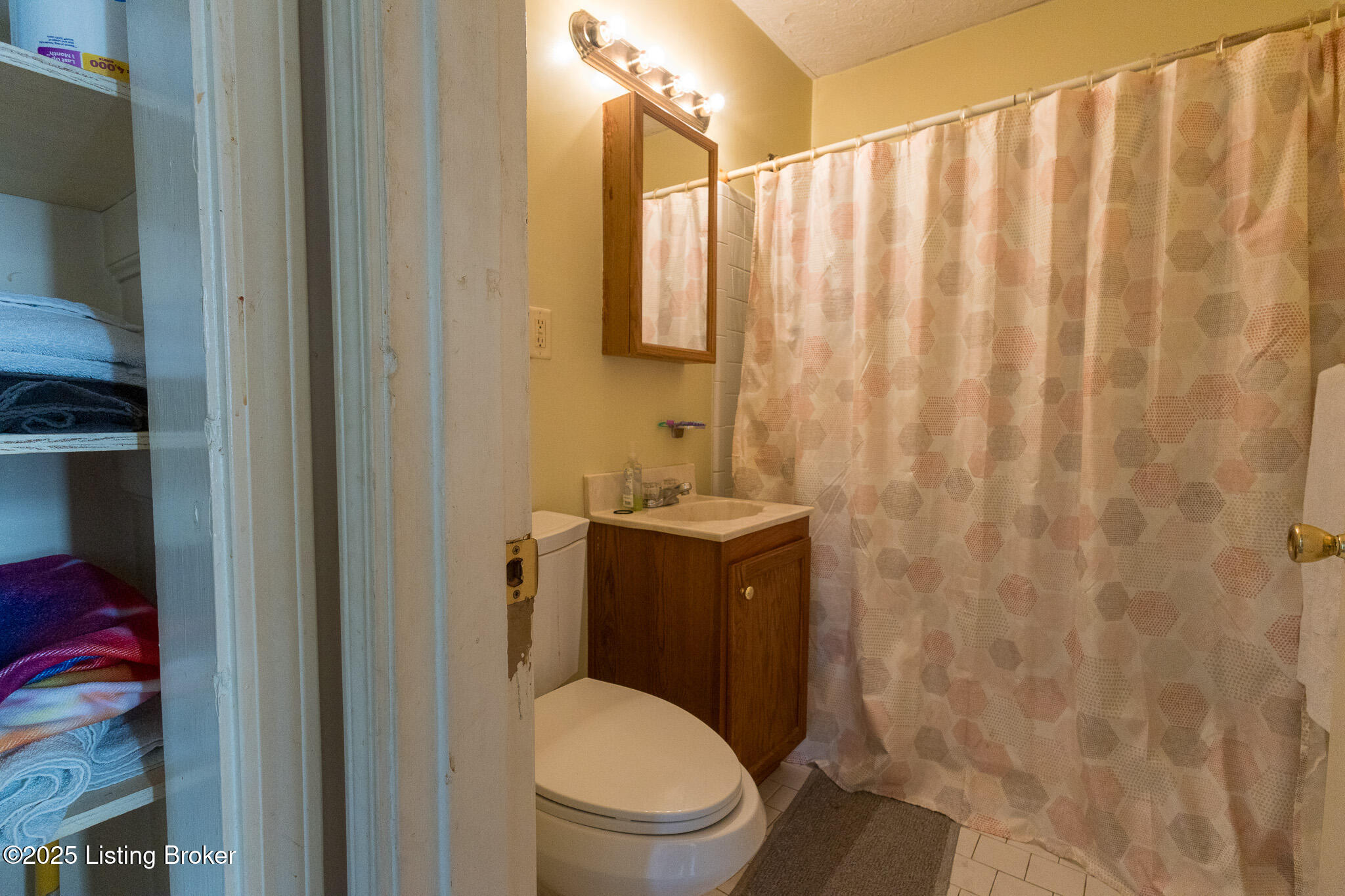 4310 Cavelle Ave, Louisville