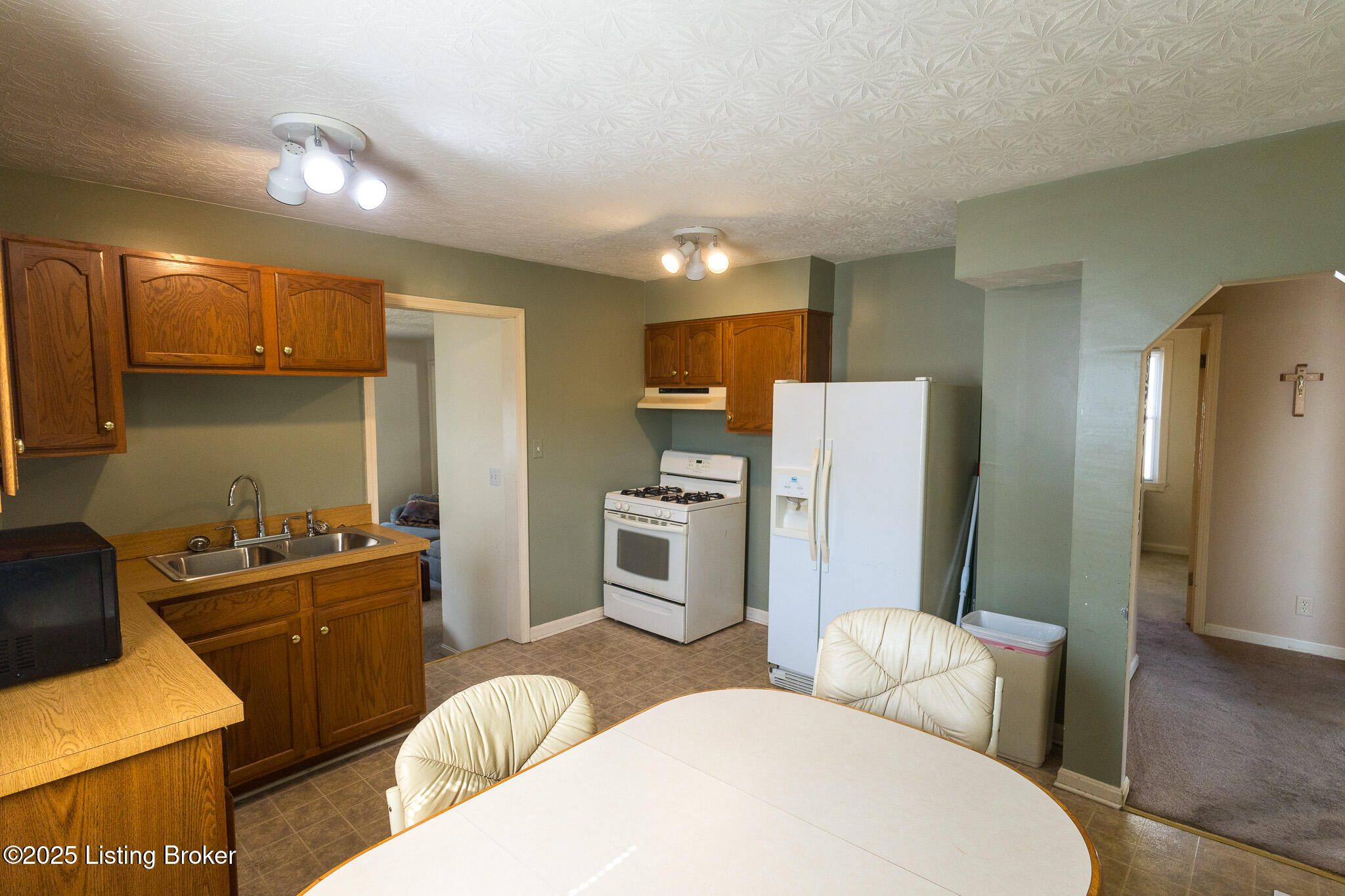 4310 Cavelle Ave, Louisville