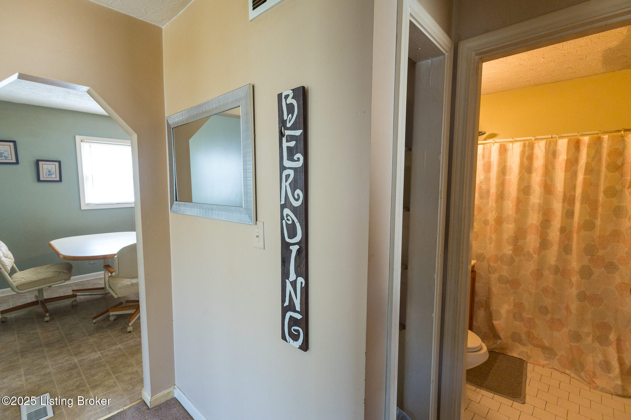 4310 Cavelle Ave, Louisville