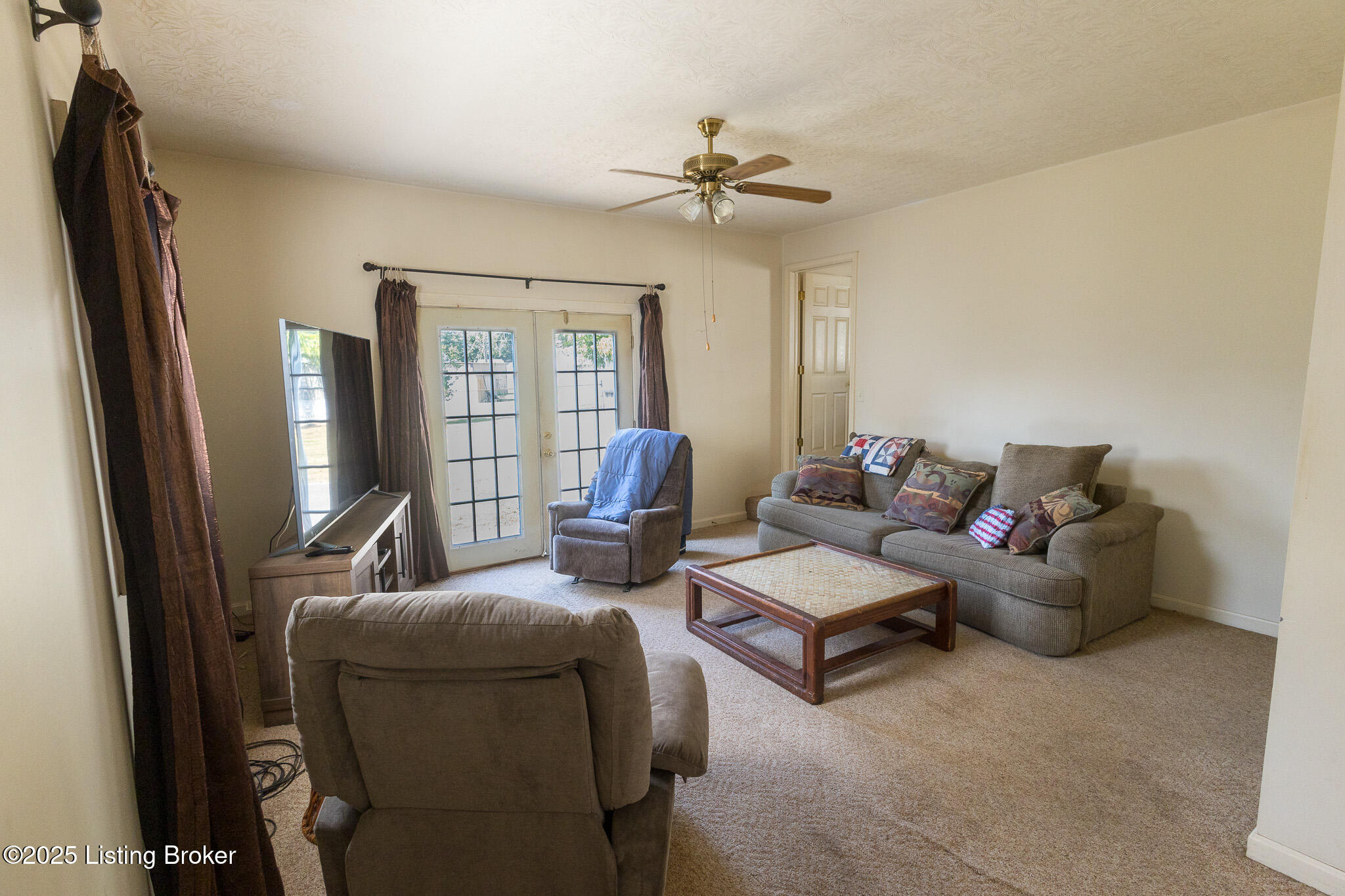 4310 Cavelle Ave, Louisville