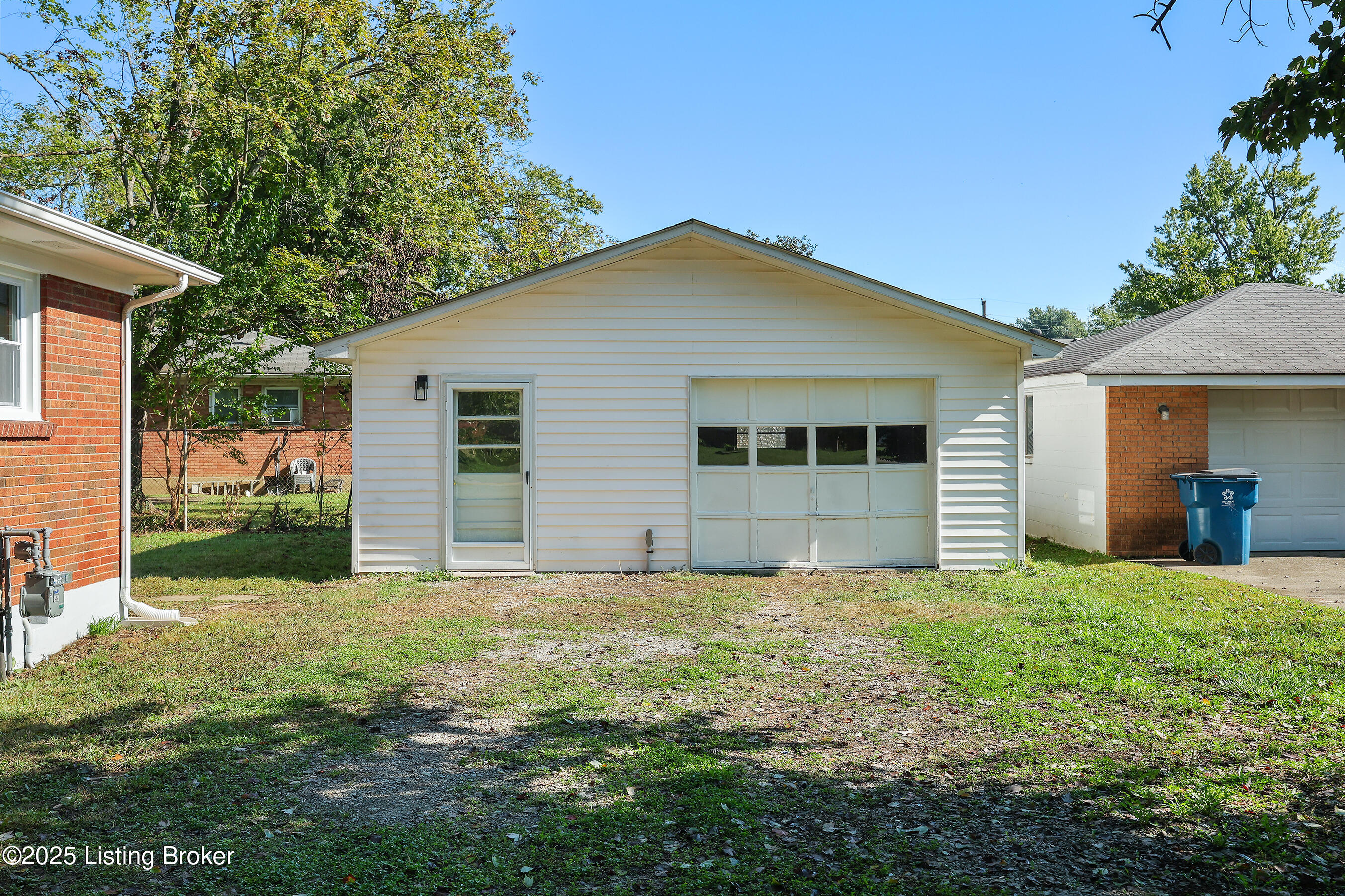 6611 South Dr
