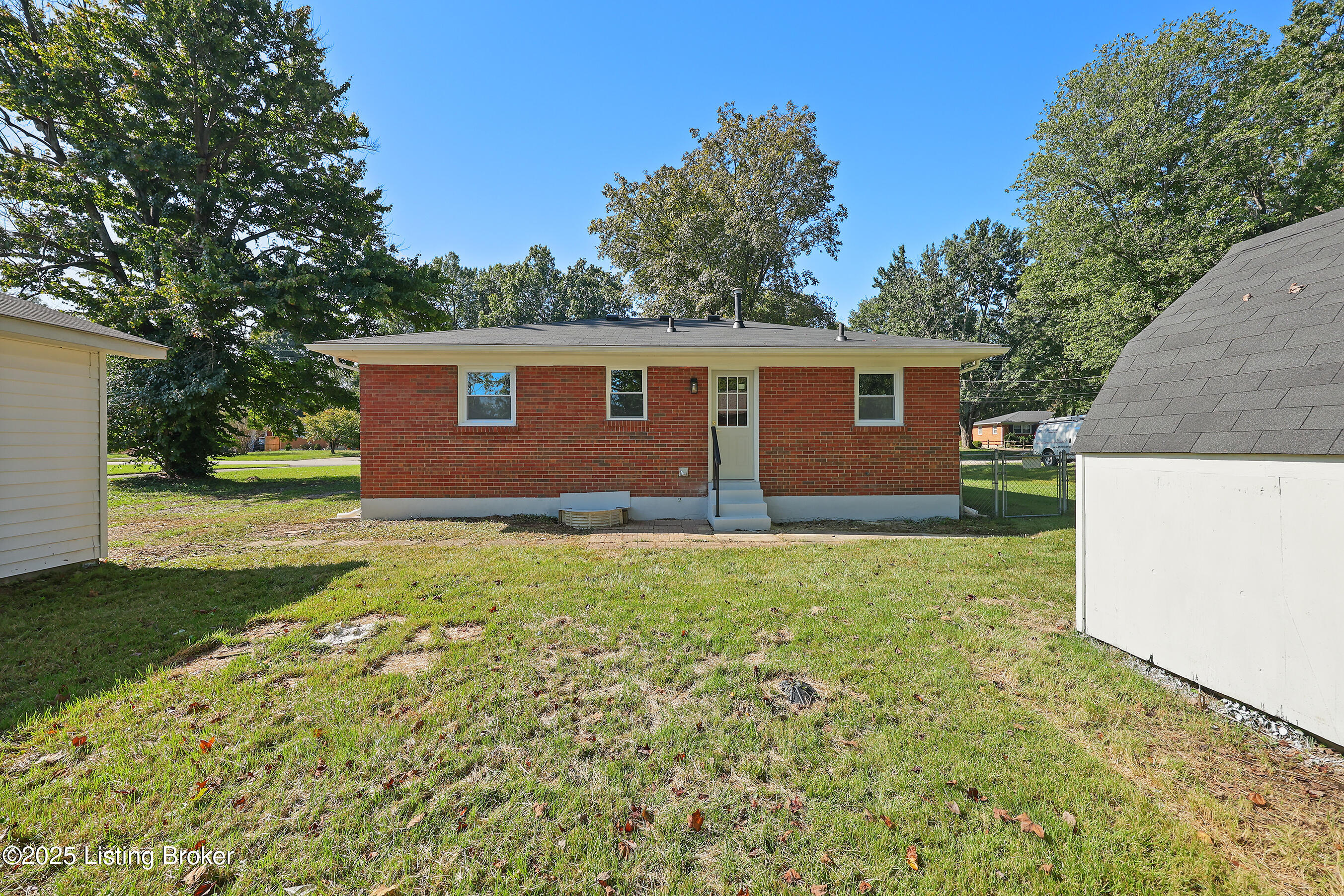6611 South Dr