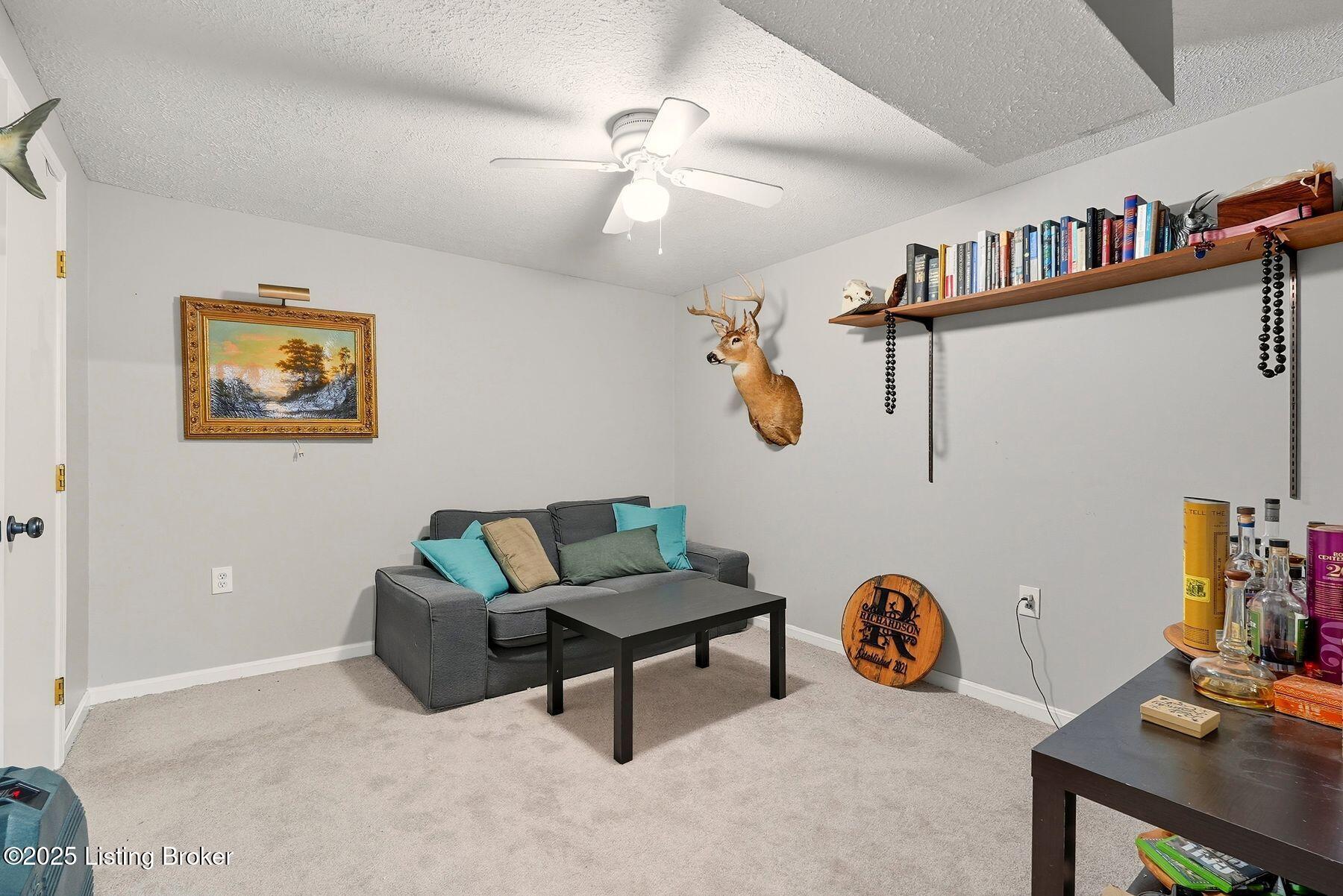 1805 Springhill Rd, Anchorage