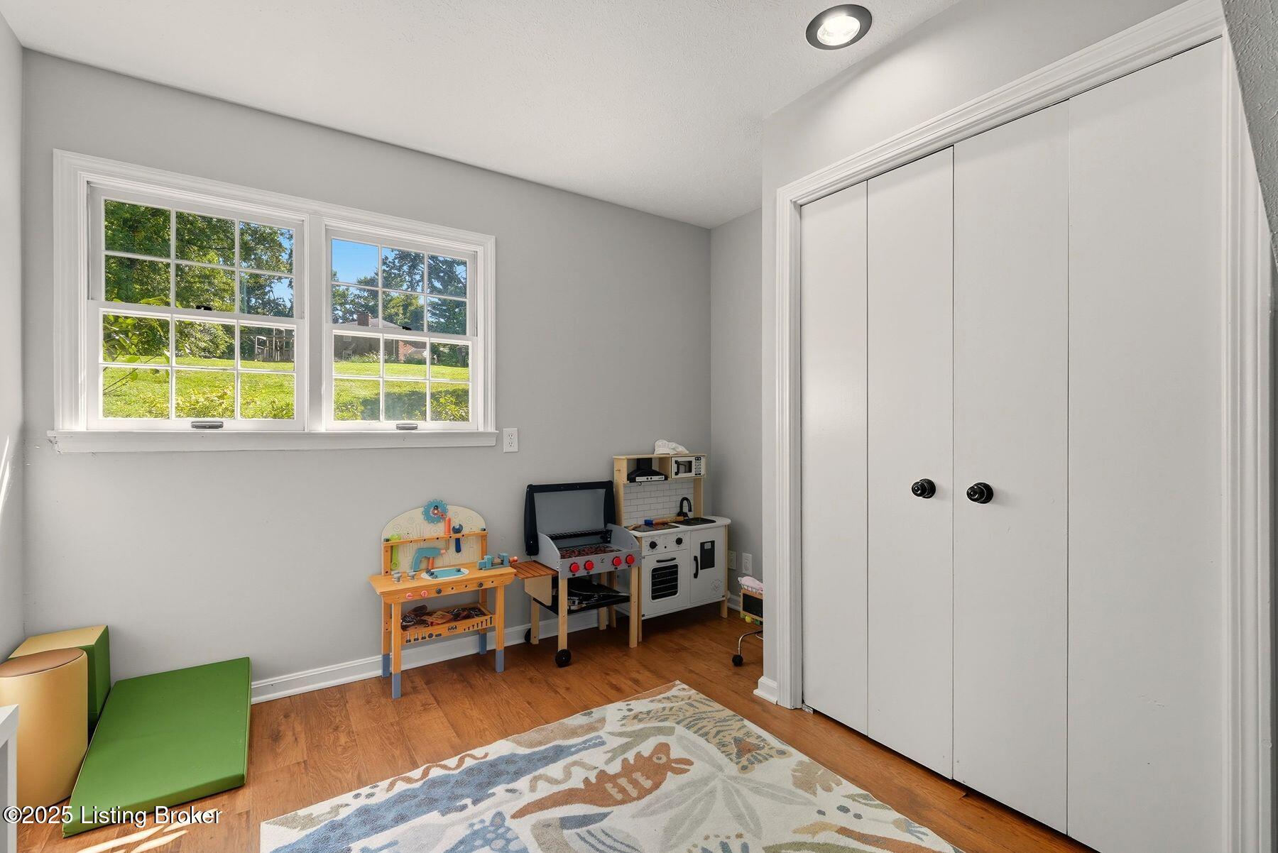 1805 Springhill Rd, Anchorage