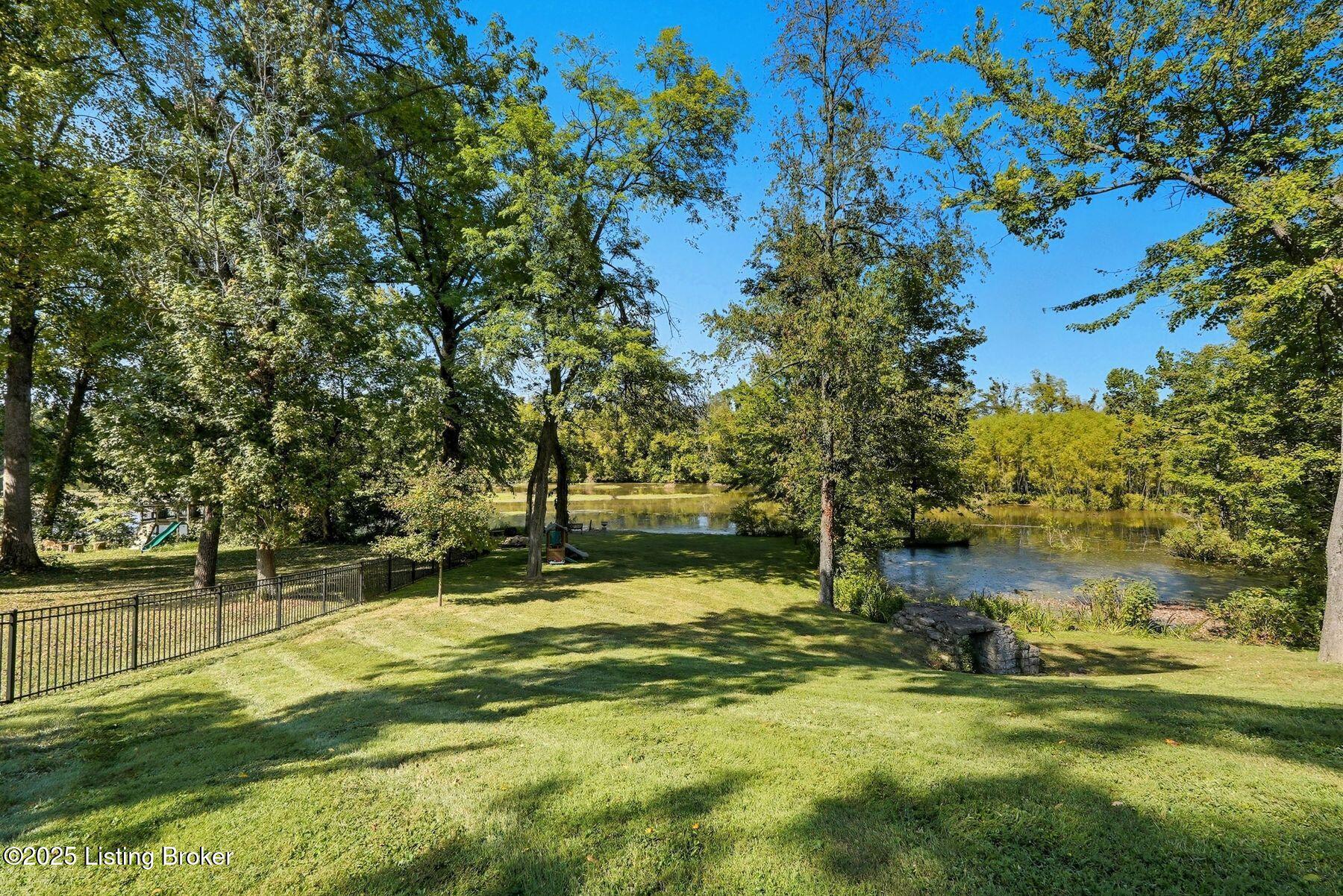 1805 Springhill Rd, Anchorage