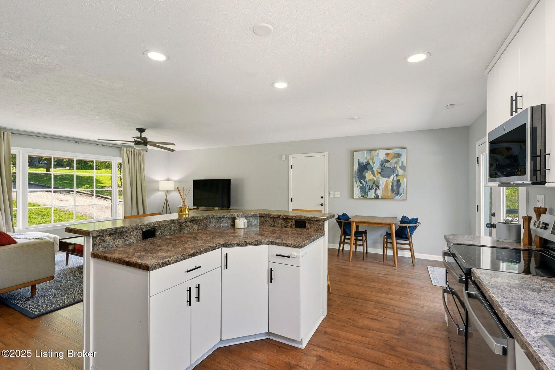 1805 Springhill Rd, Anchorage