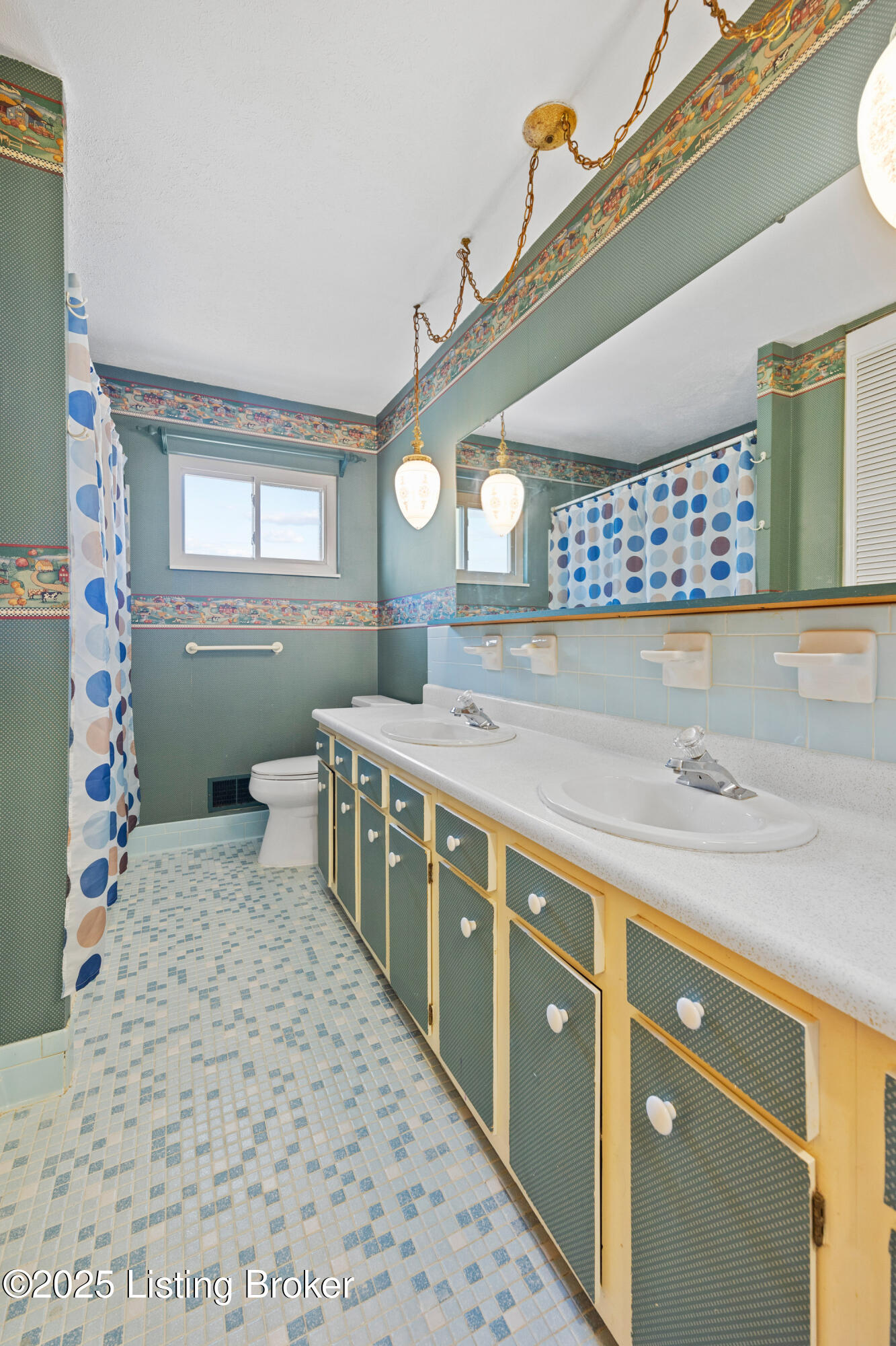 2508 Pikes Peak Blvd