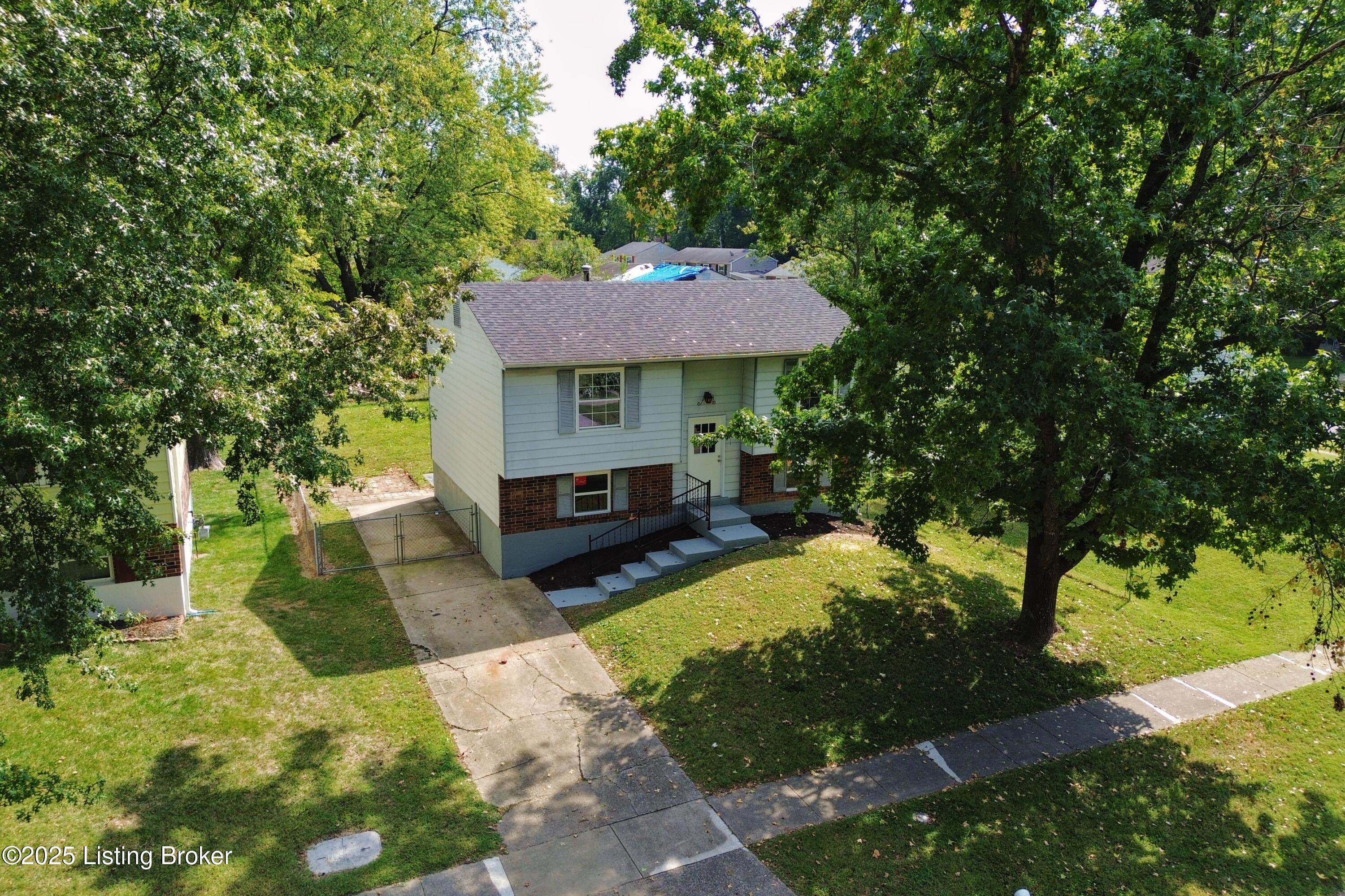 8705 Bost Ln