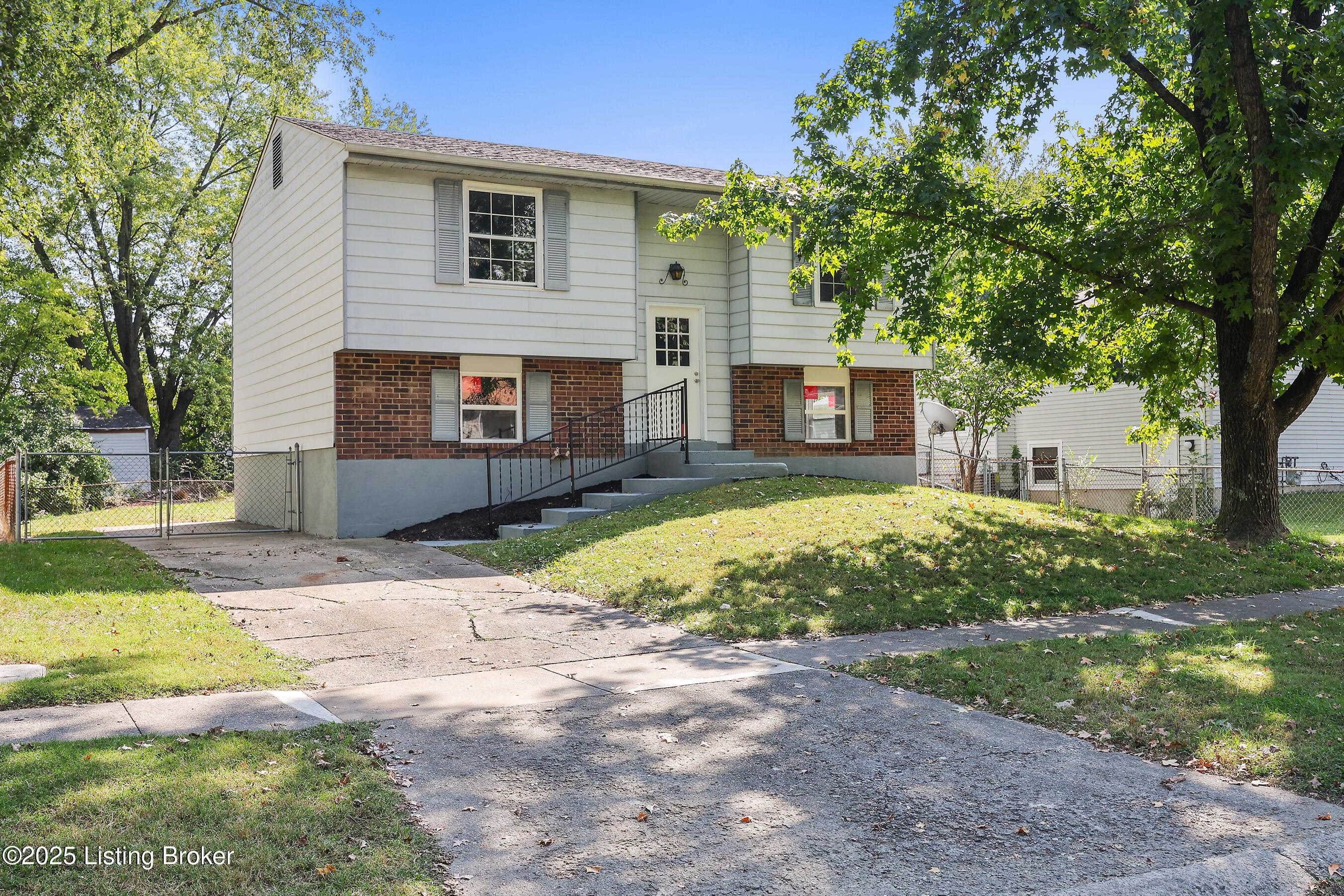 8705 Bost Ln