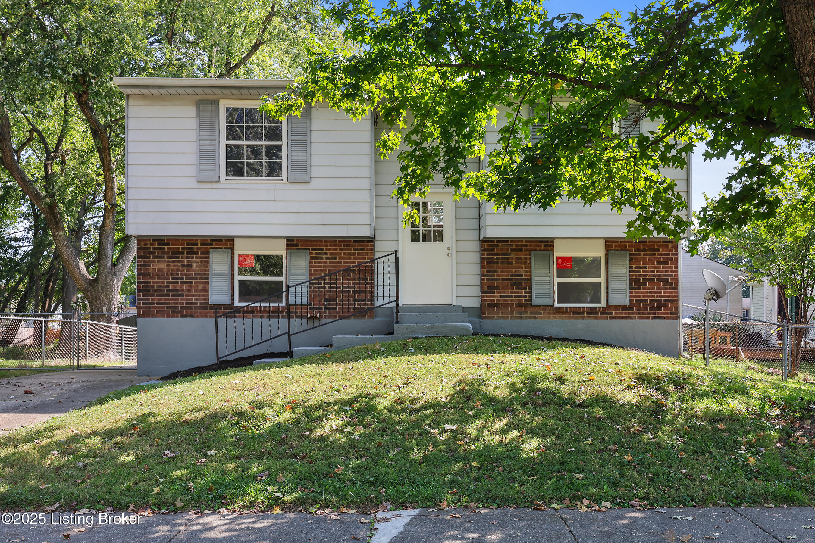 8705 Bost Ln