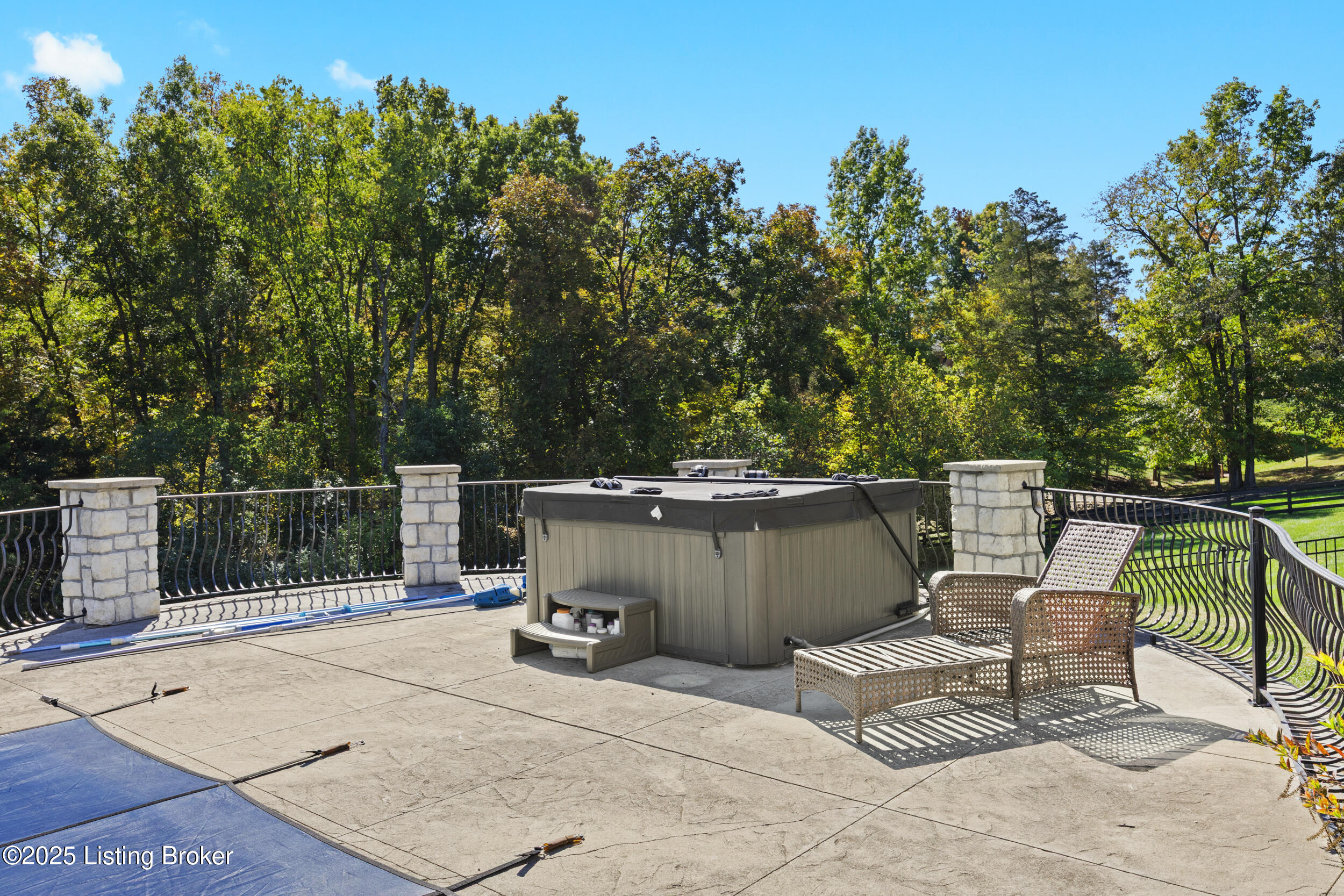 1211 Forest Trail Pl