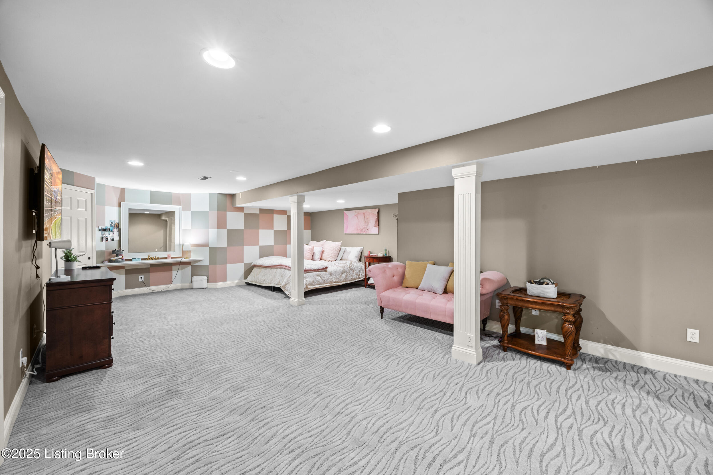 1211 Forest Trail Pl