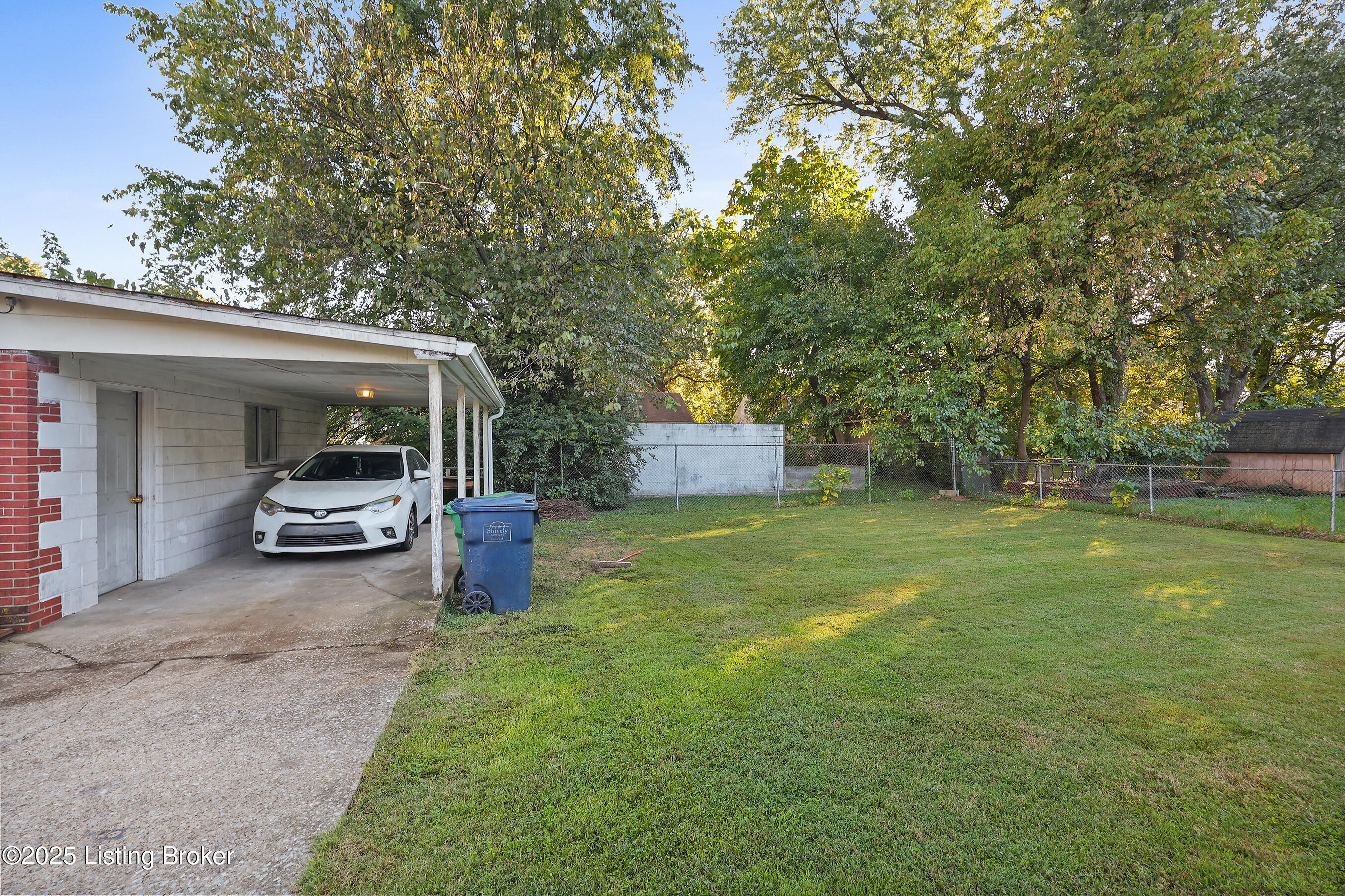 1724 Kennedy Rd