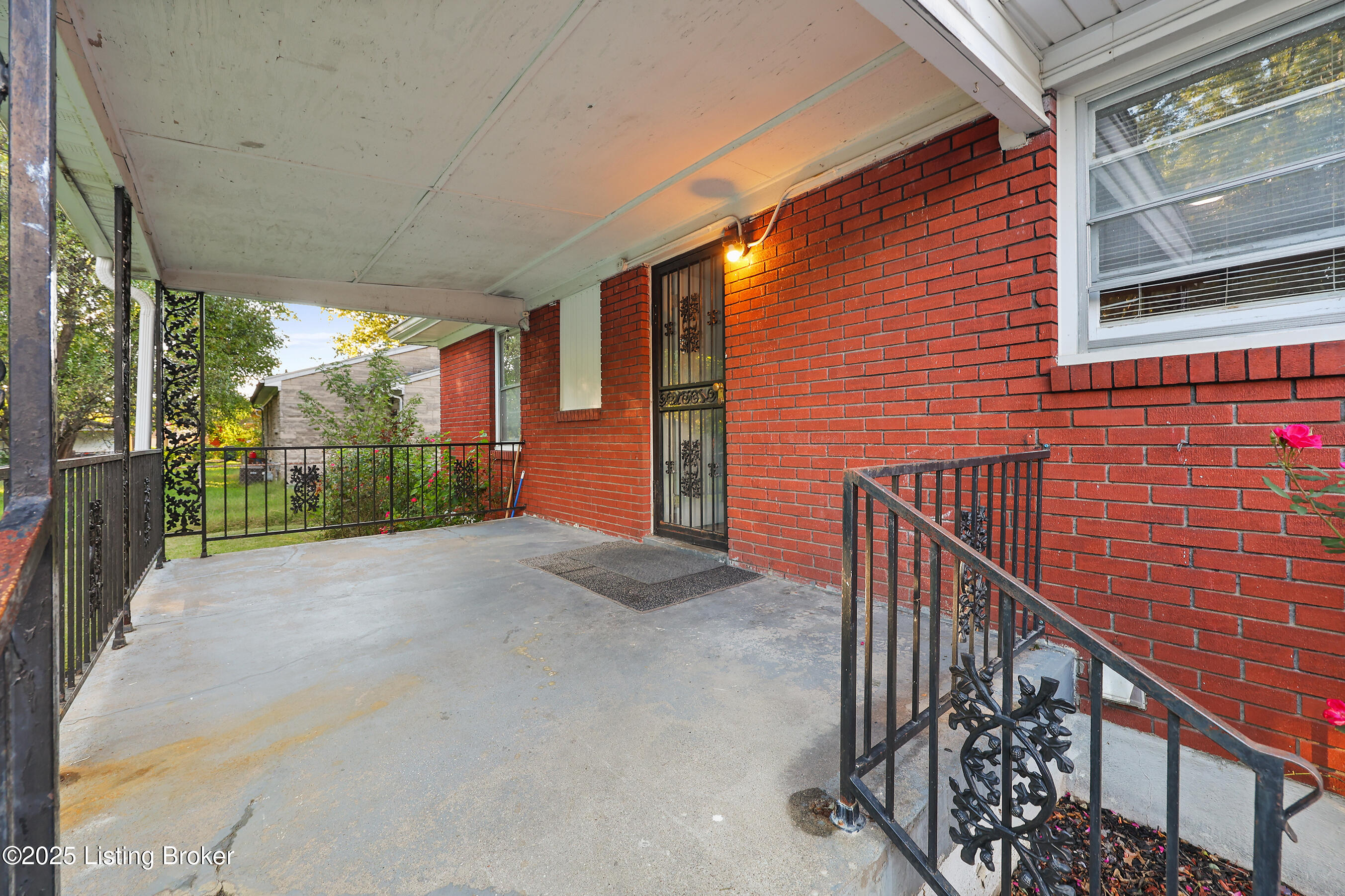 1724 Kennedy Rd