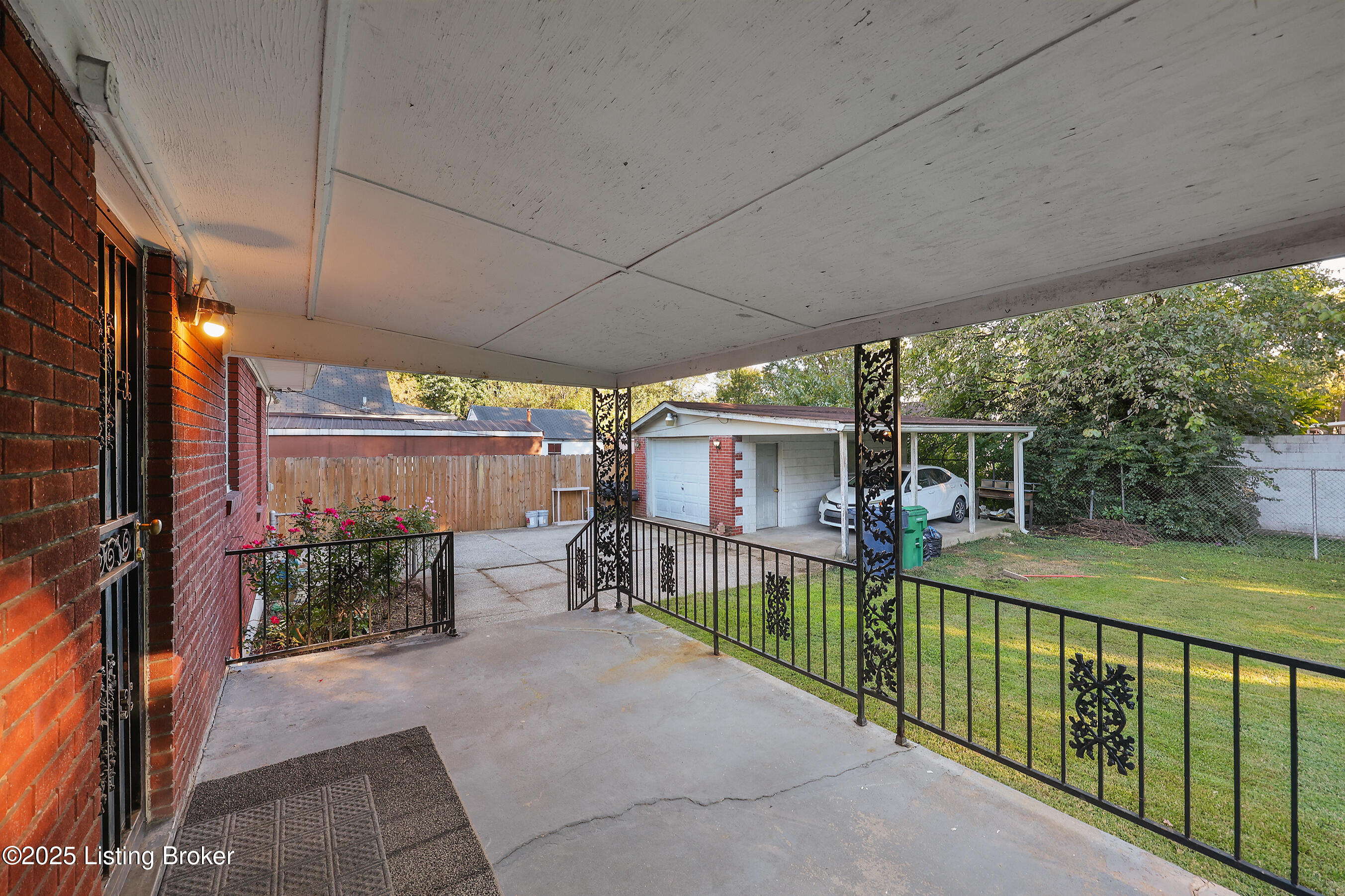 1724 Kennedy Rd