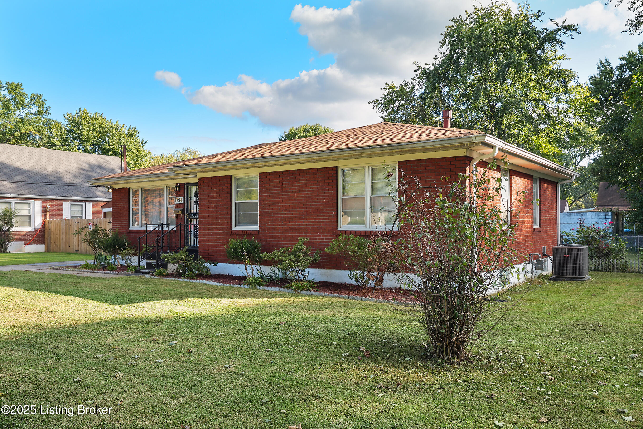 1724 Kennedy Rd