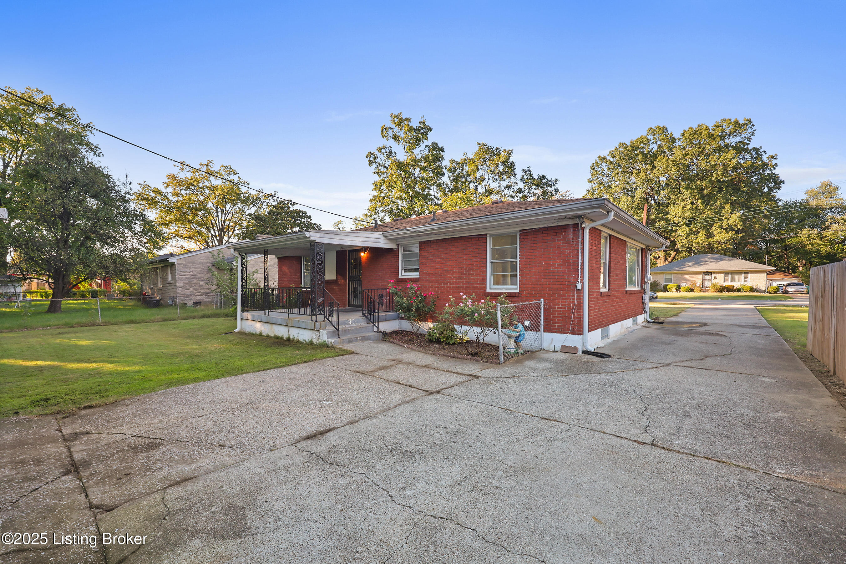 1724 Kennedy Rd