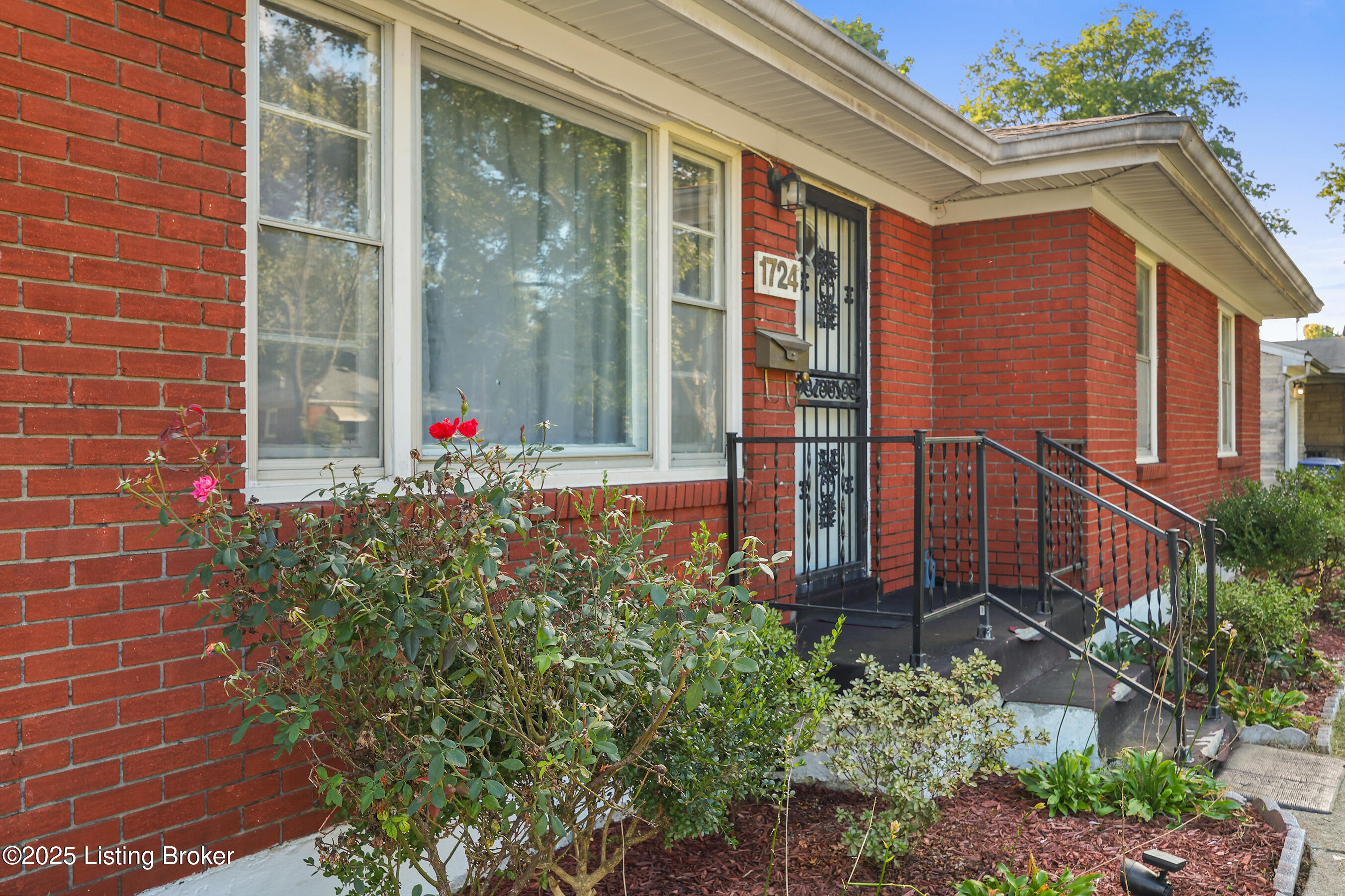 1724 Kennedy Rd